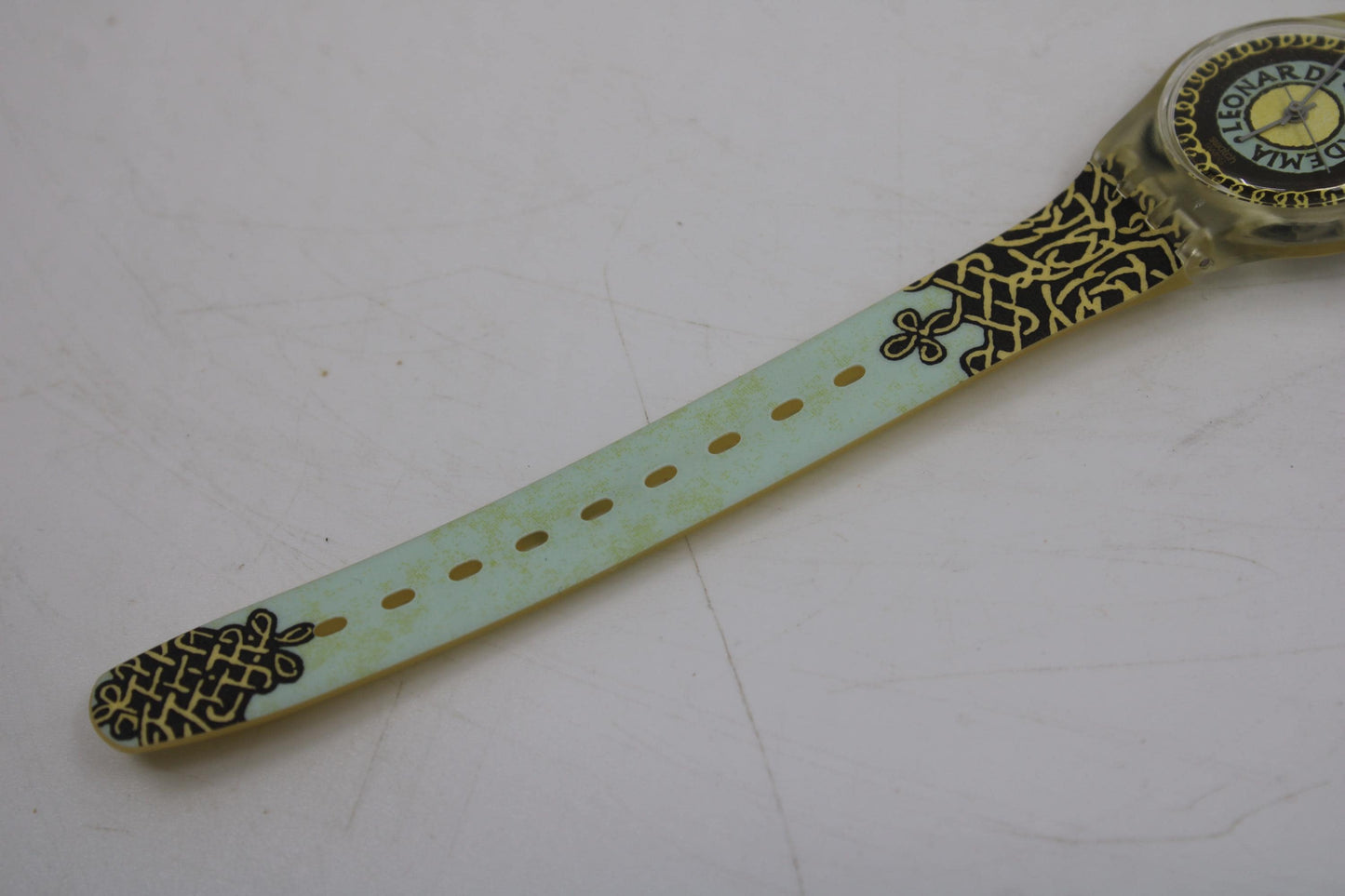 1991 'Vinci's Twist' Vintage ladies Swatch, LK124, NO box, working 100%, New Old Stock, Unused Condition, CRACKED Strap