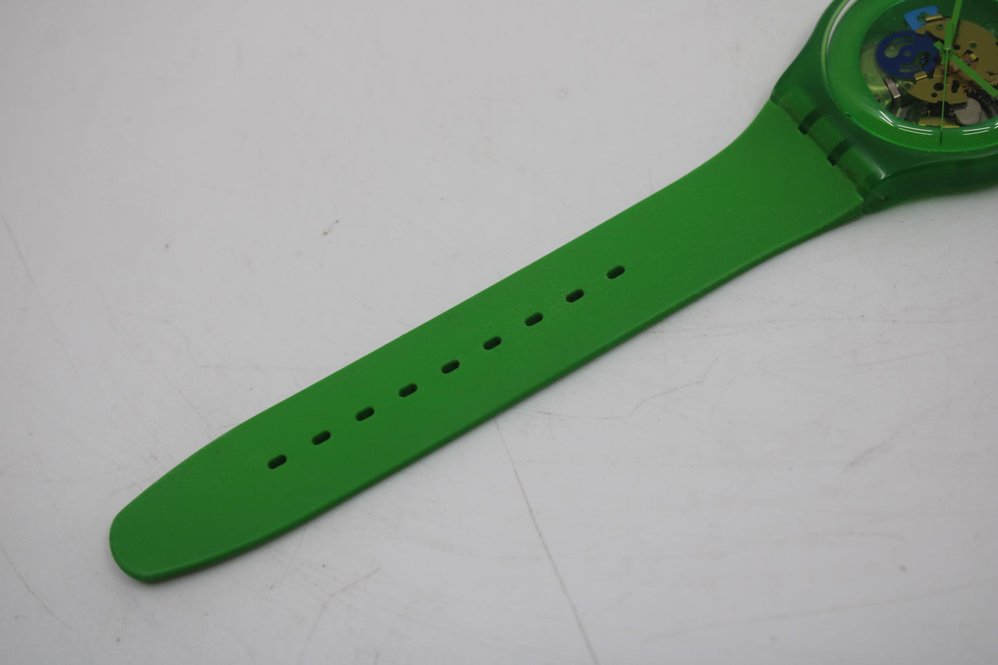 Vintage New Gents Swatch 'Green Lacquered' SUOG103, in Near Mint, working 100% with the original strap