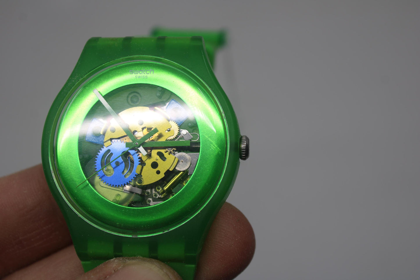 Vintage New Gents Swatch 'Green Lacquered' SUOG103, in Near Mint, working 100% with the original strap