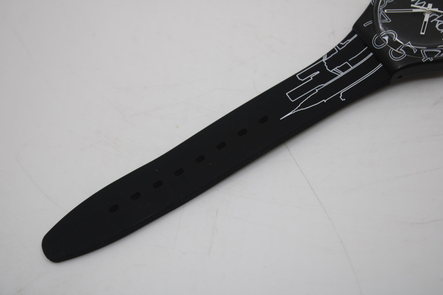 Rare NY New York Swatch special 'lines in the sky' GZ209, mint condition with original strap and battery