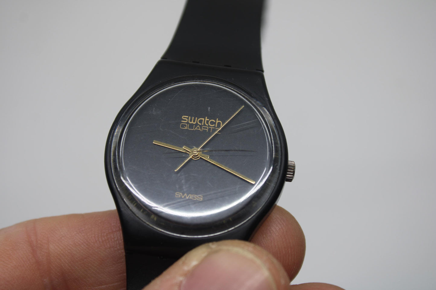 1983, FIRST YEAR Swatch, Gents, 'GB101', GB101, good used condition, CRACKED crystal, working fine