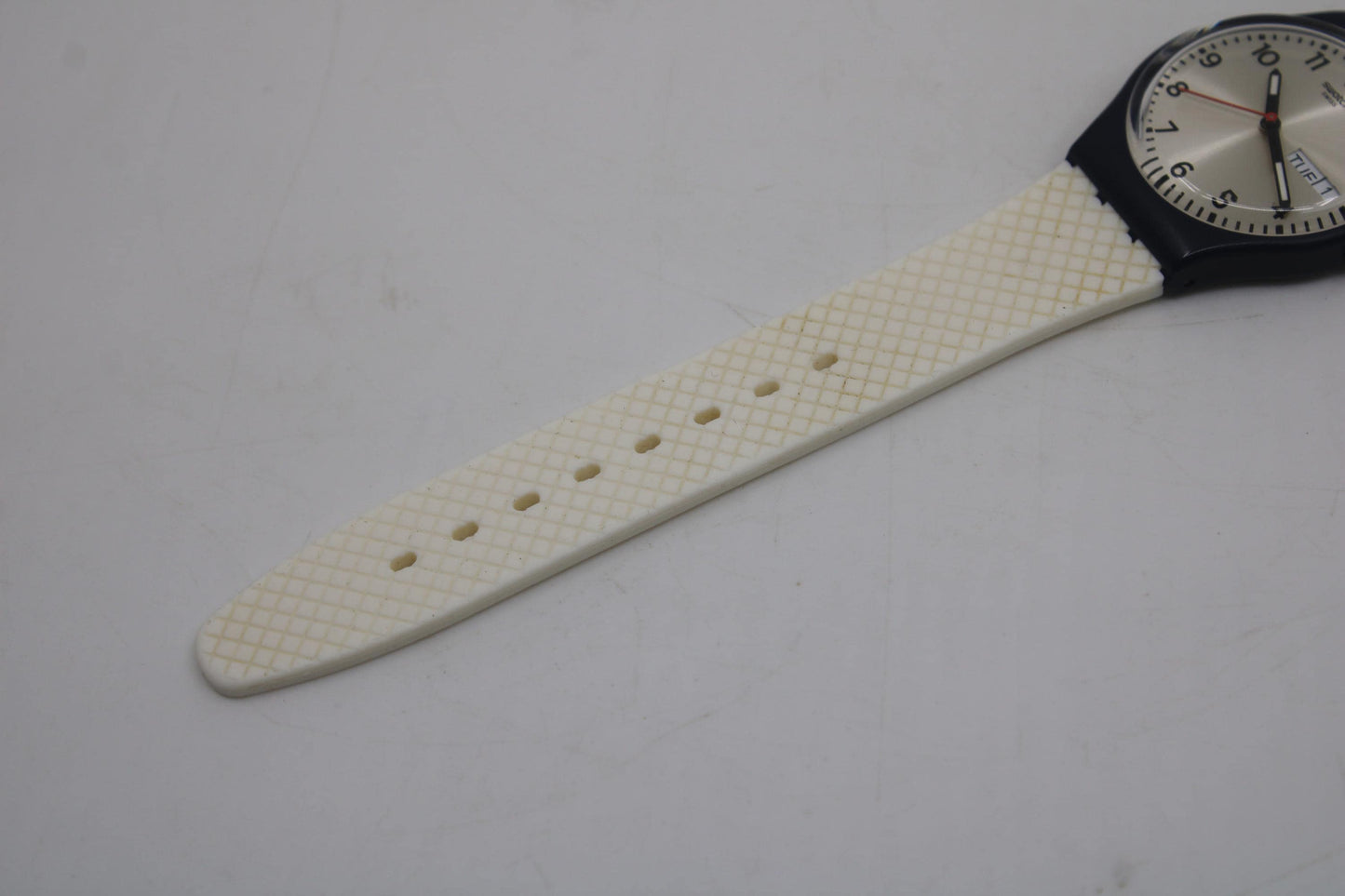 Vintage Gents Swatch, 'White Delight' GN720, NO box, VERY good, used condition, working 100%