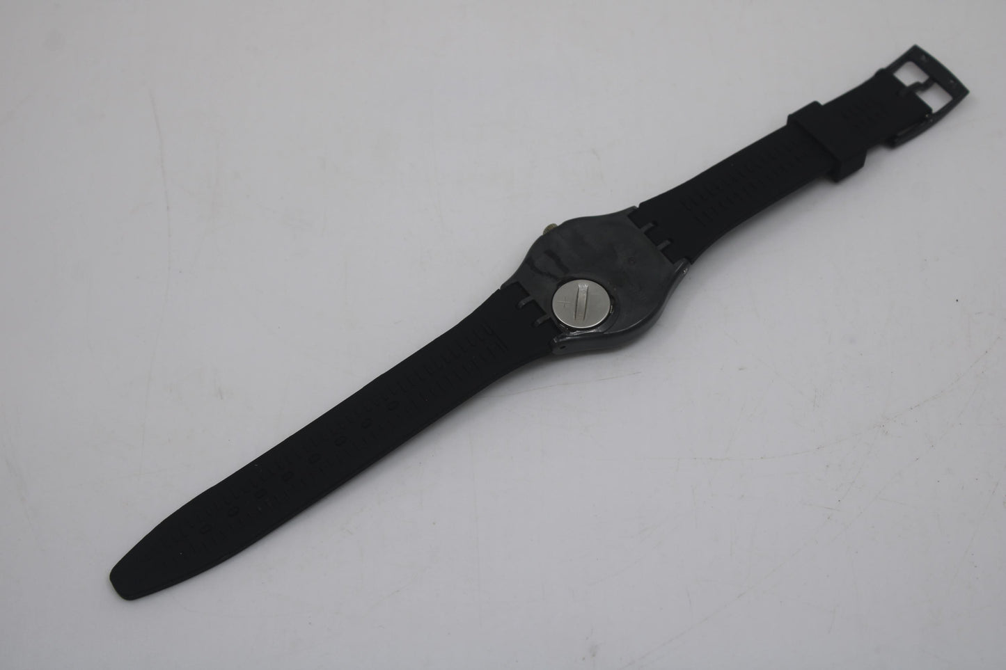 1991 Vintage Gents Swatch 'Genji' GB723, it is in a used condition, clock working fine with brandnew strap