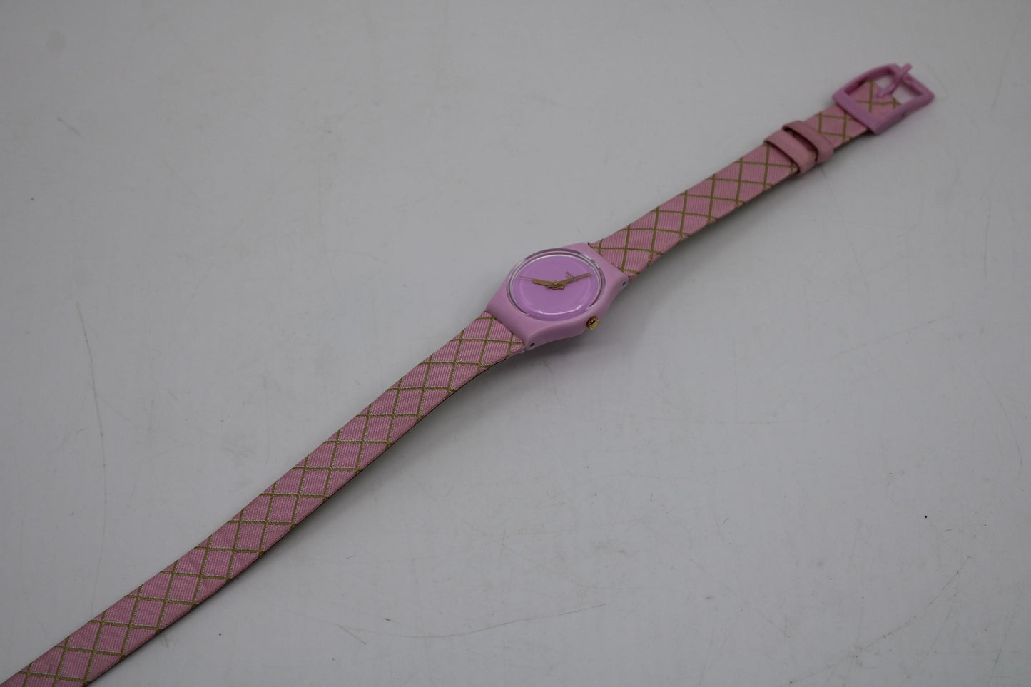 Vintage 25mm ladies Swatch, LP133, 'Waffel' NO box, MINT condition, original long, double wrap strap