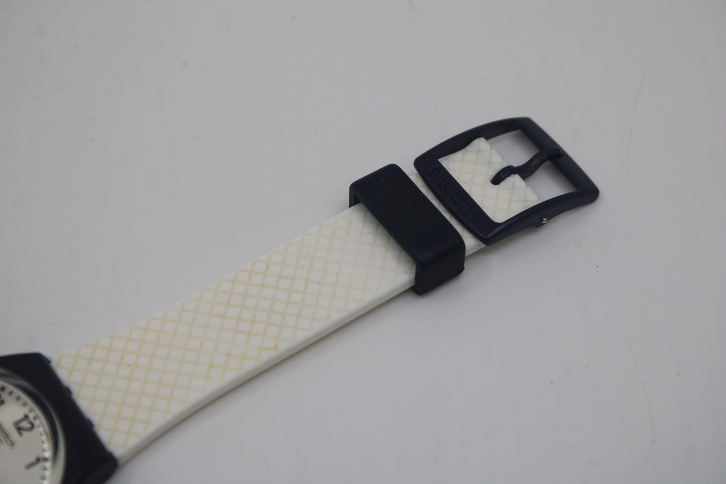 Vintage Gents Swatch, 'White Delight' GN720, NO box, VERY good, used condition, working 100%