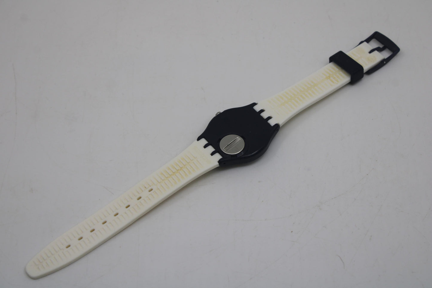 Vintage Gents Swatch, 'White Delight' GN720, NO box, VERY good, used condition, working 100%