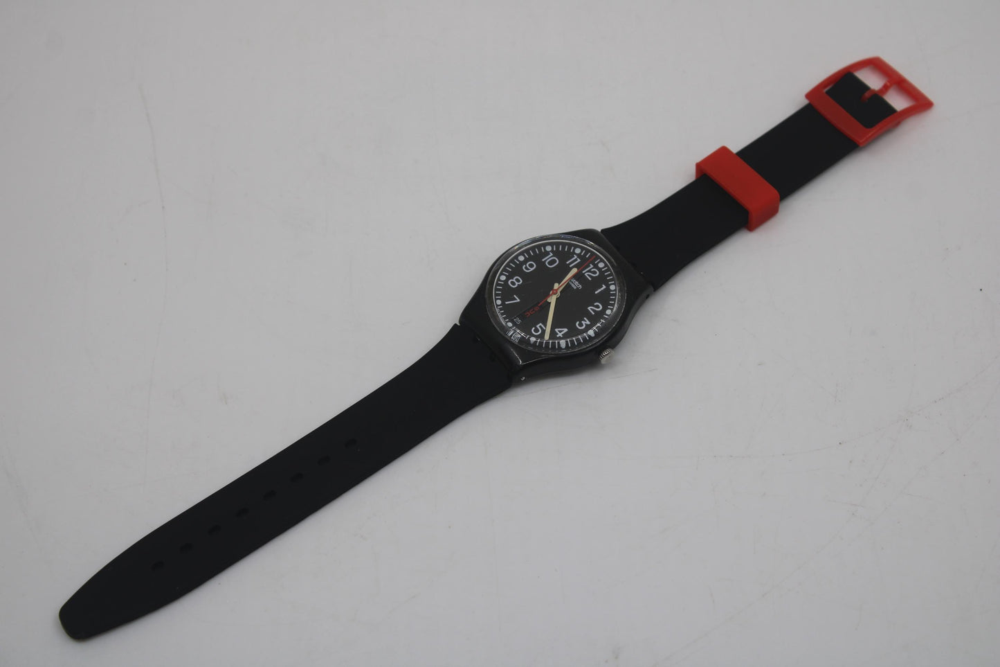 Vintage Gents Swatch 'Red Sunday', GB750, In a Used Condition, working fine, NEW non-original Strap