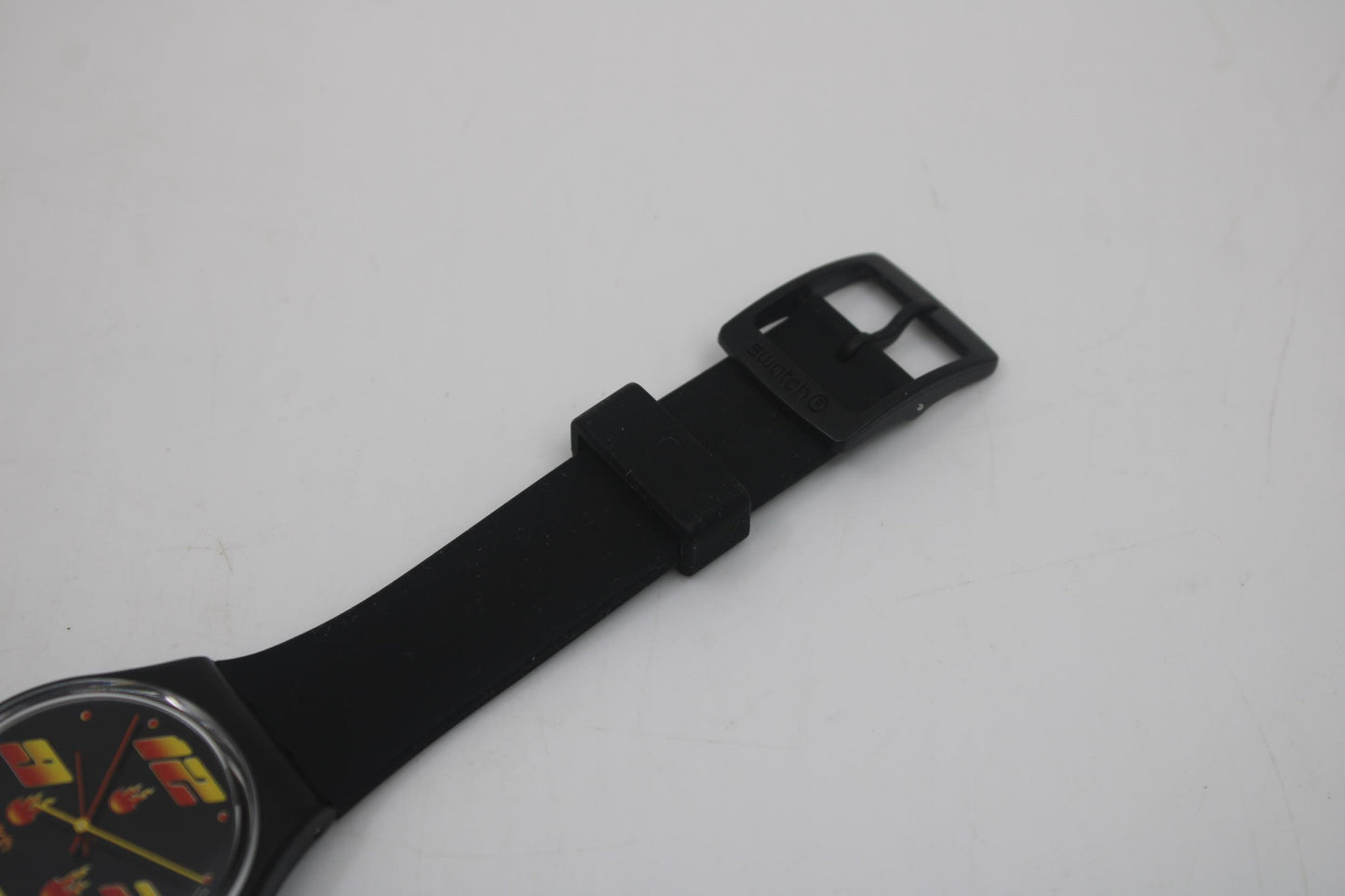 Vintage Gents Access Swatch 'Fire Guard Again' SKB106, Nice Used Condition, working fine with the original strap
