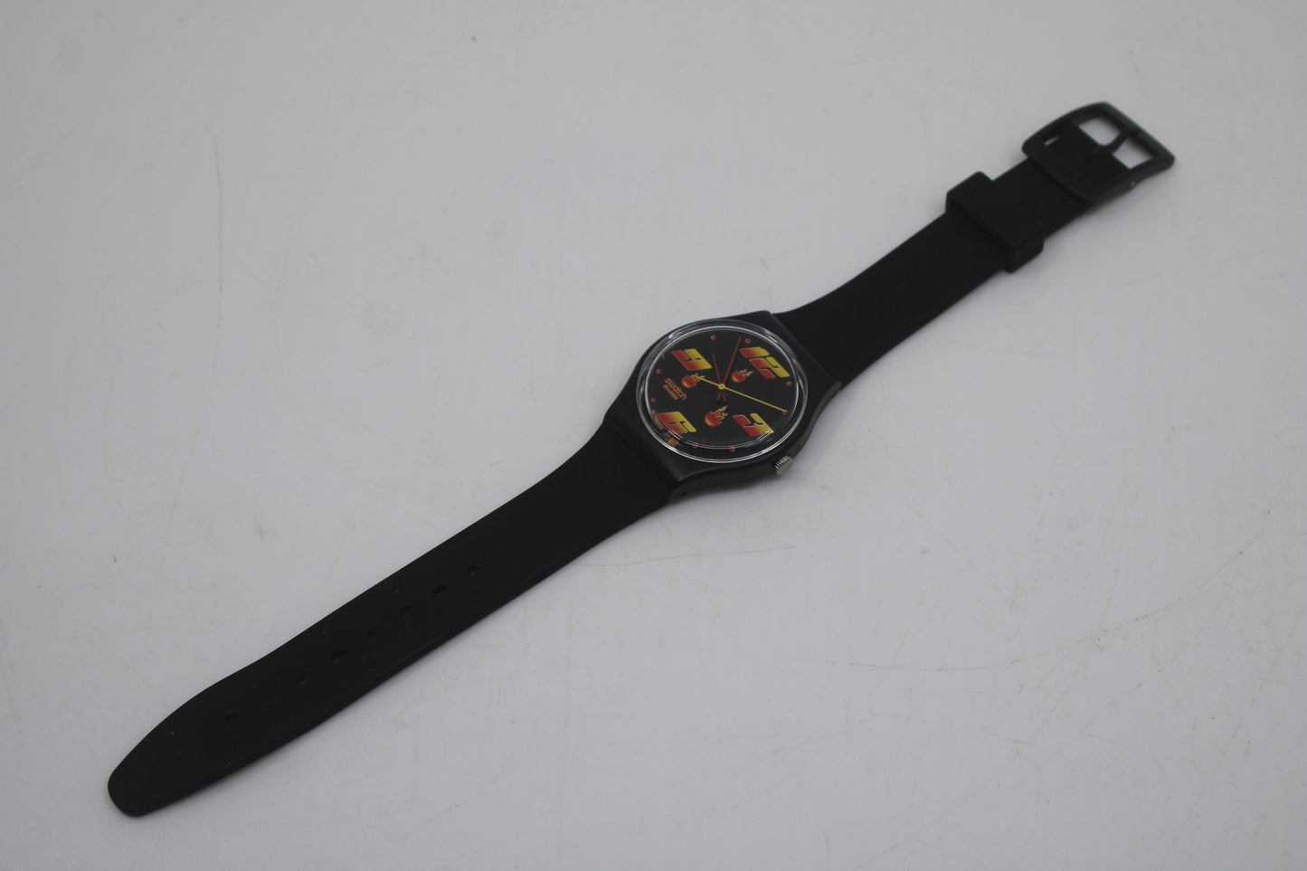 Vintage Gents Access Swatch 'Fire Guard Again' SKB106, Nice Used Condition, working fine with the original strap