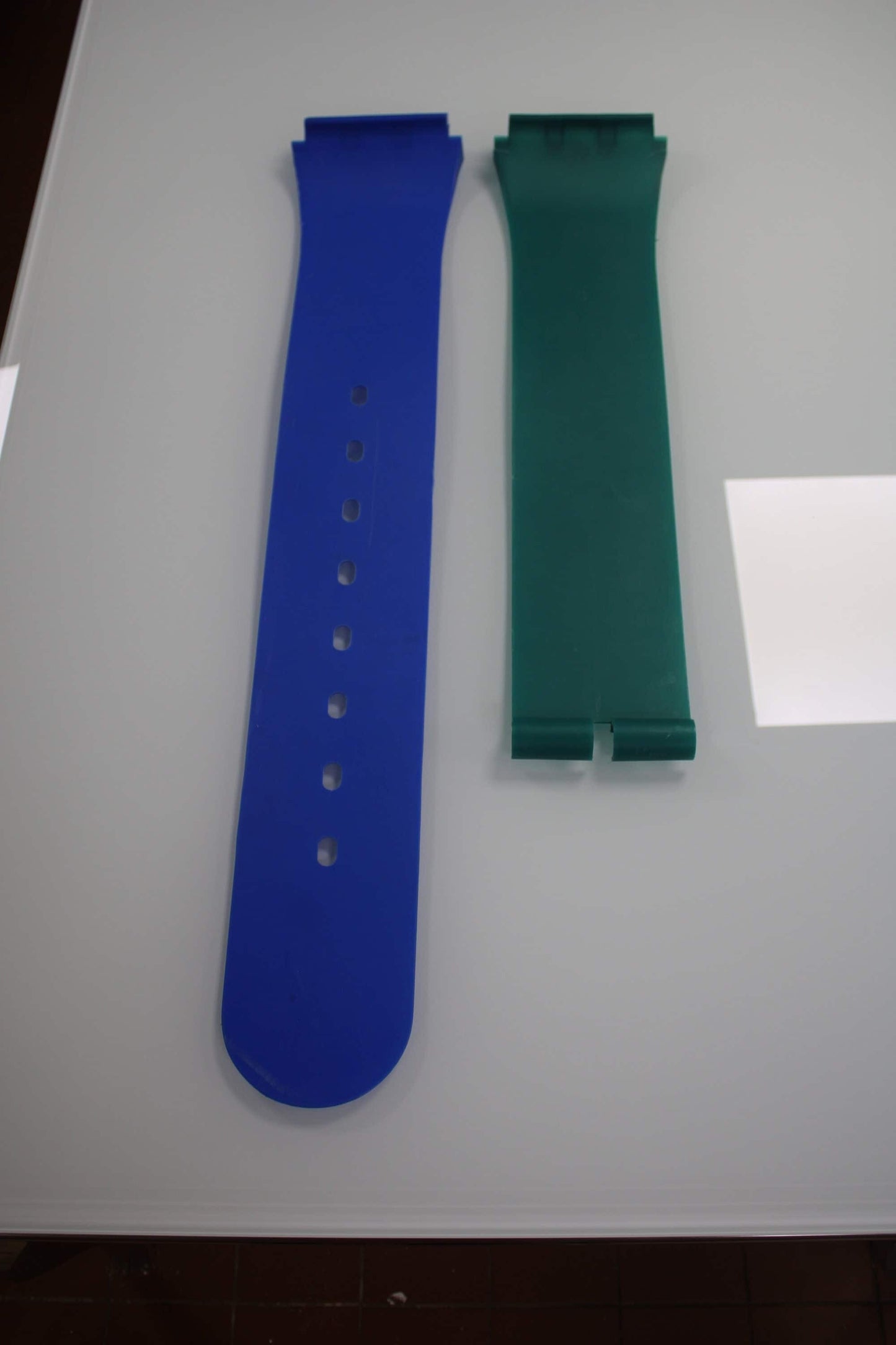 1985 Maxi Strap in Nautilus Colors, will ONLY fit 1985 Maxi, 1st Case Unique and rare, pls read description