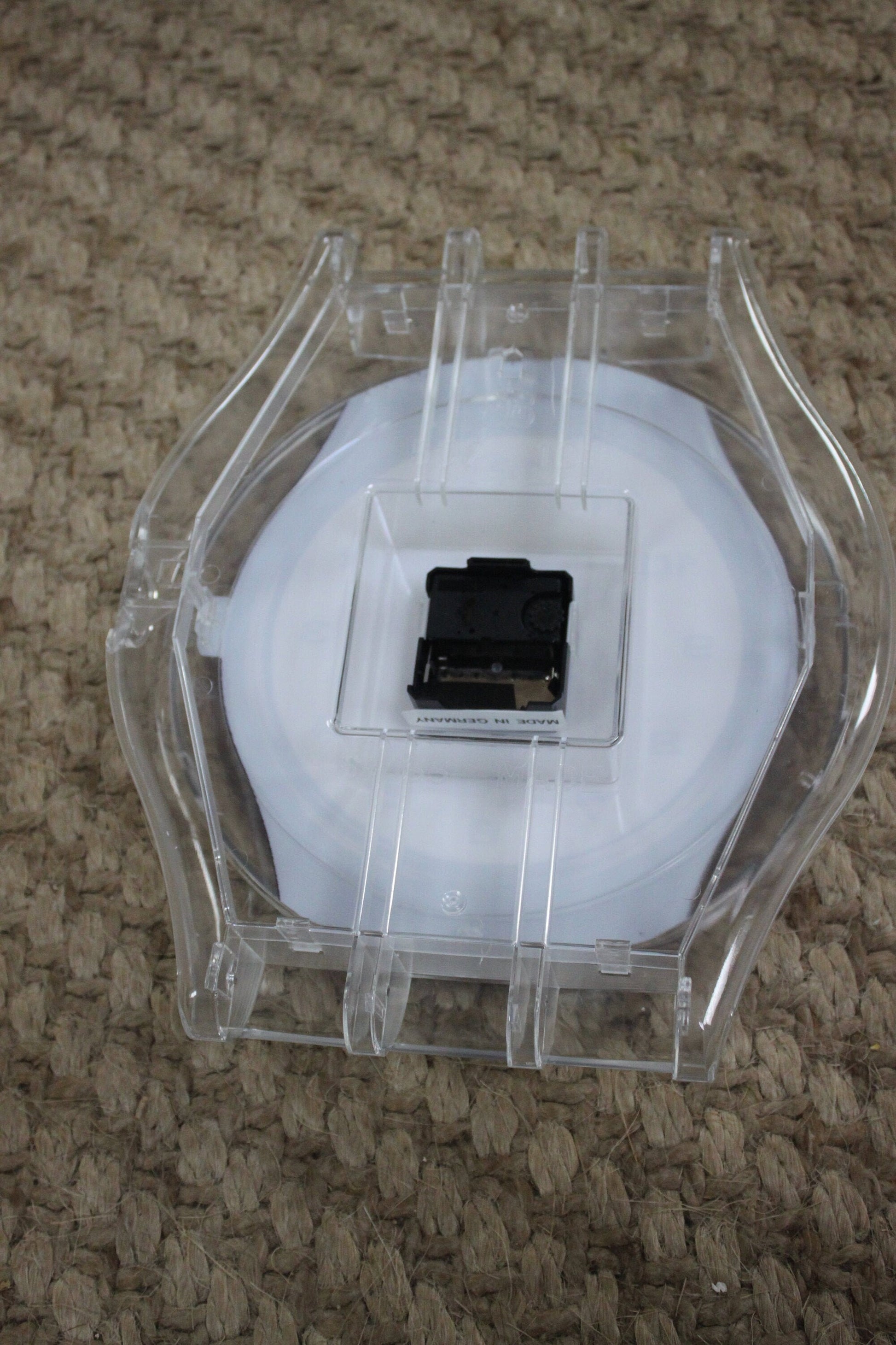 VERY GOOD condition 1997 Maxi Swatch, 'Small In Big', MGK254 unique, Good condition, working 100%, NO Strap included in the sale!