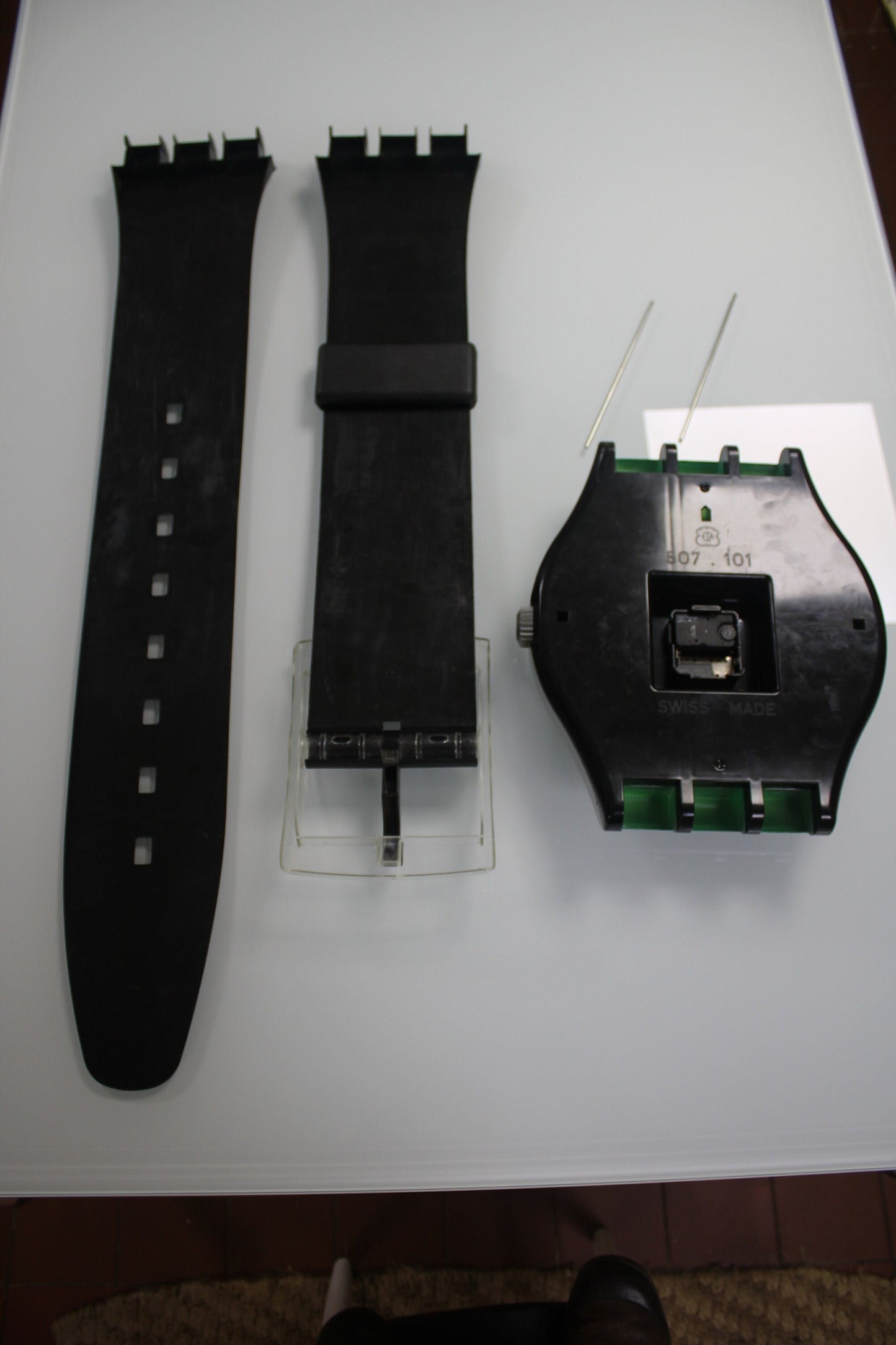 VERY GOOD condition 1988 Maxi Swatch, 'Heartstone', MGX100 unique and very rare, includes free brand new clockwork