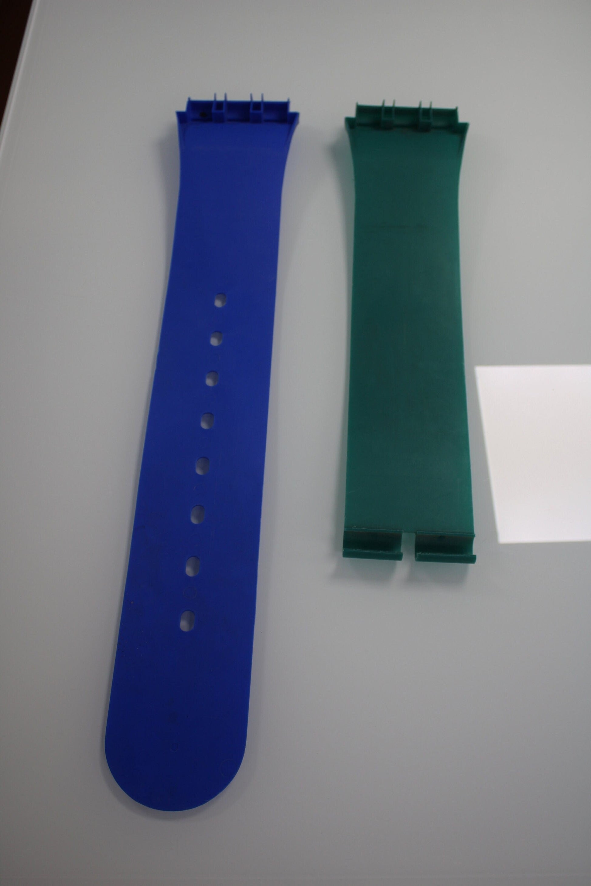 1985 Maxi Strap in Nautilus Colors, will ONLY fit 1985 Maxi, 1st Case Unique and rare, pls read description