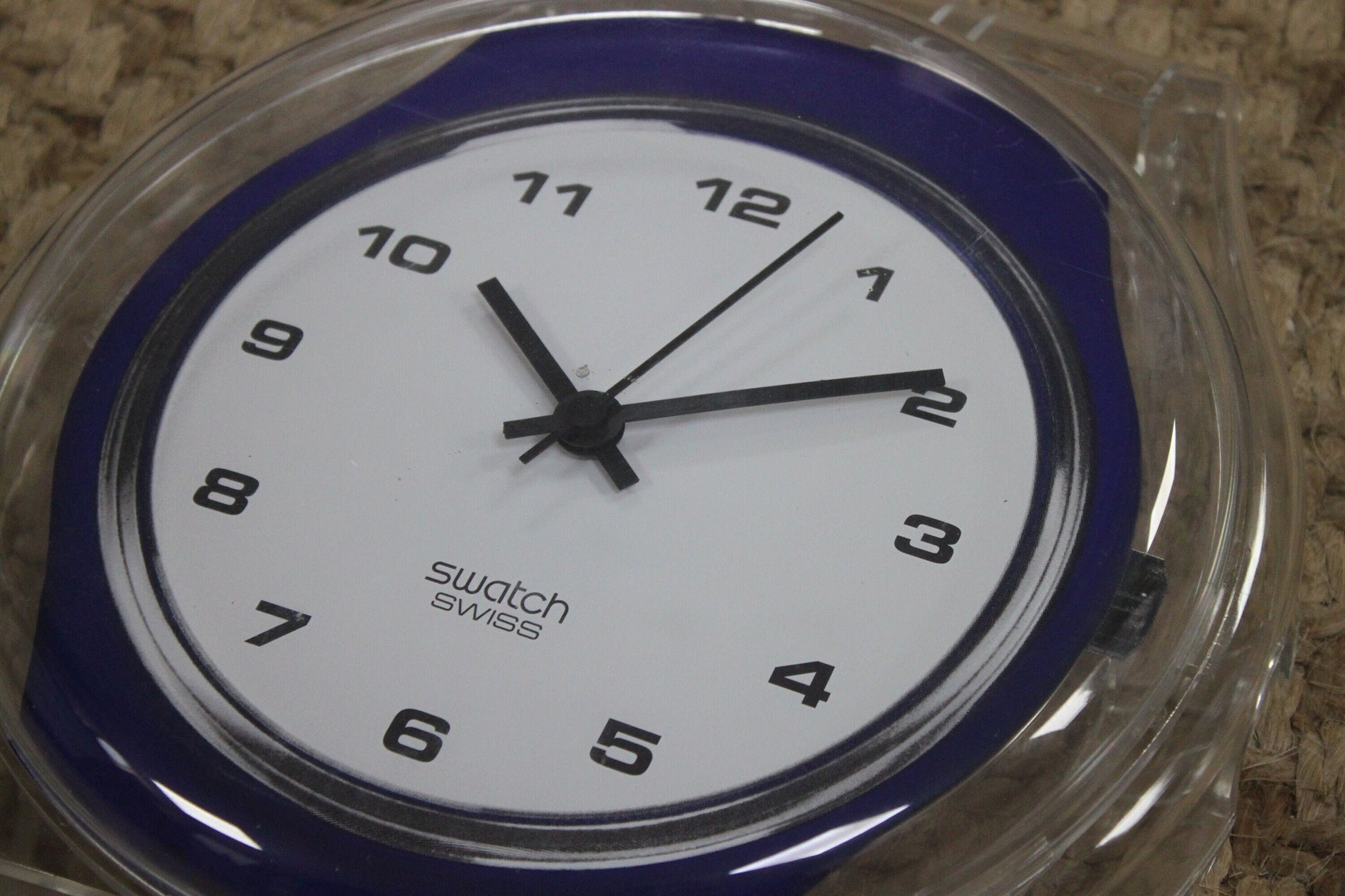 VERY GOOD condition 1997 Maxi Swatch, 'Small In Big', MGK254 unique, Good condition, working 100%, NO Strap included in the sale!