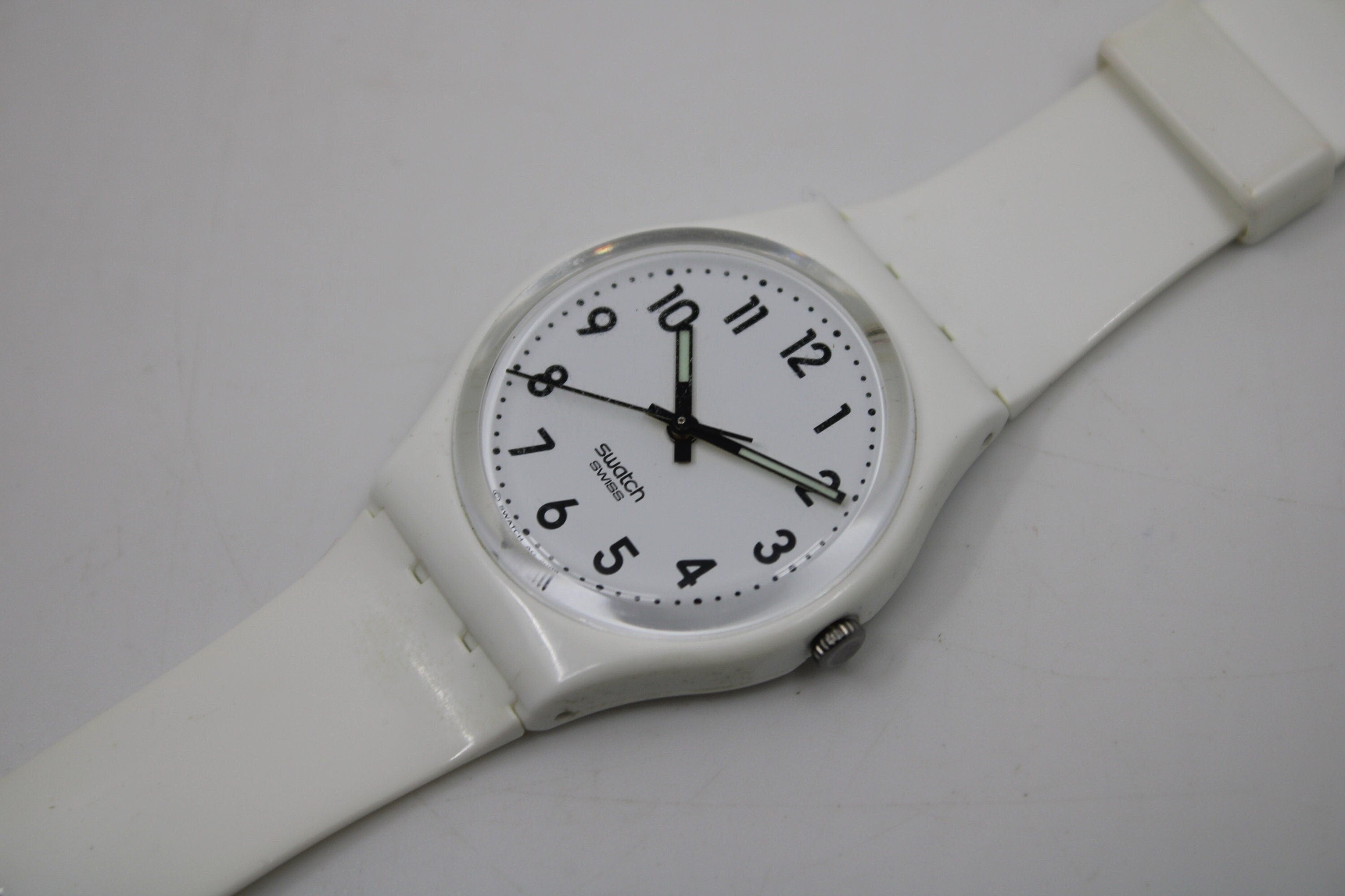 Very nice 17mm Gents Swatch Just White GW151 in perfect working o swatchoclock