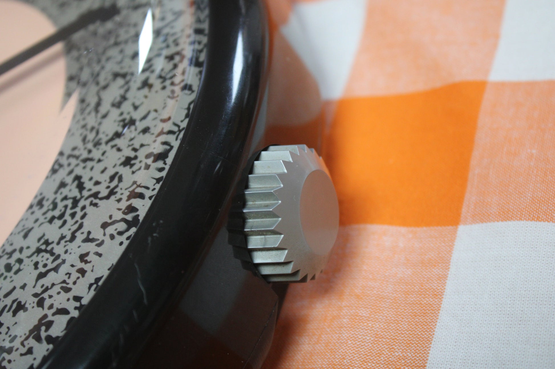 VERY GOOD condition 1988 Maxi Swatch, 'Mackintosh', MGB116 unique, New Cover, working 100%, NO Strap Available