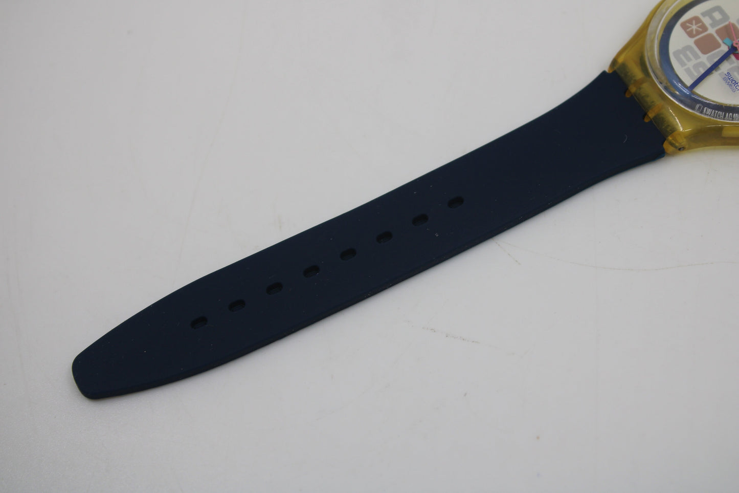 1997 Vintage Gents Access Swatch 'Comin' Thru' SKK105, in a nice, vintage condition, Working 100%, Non-Original Strap