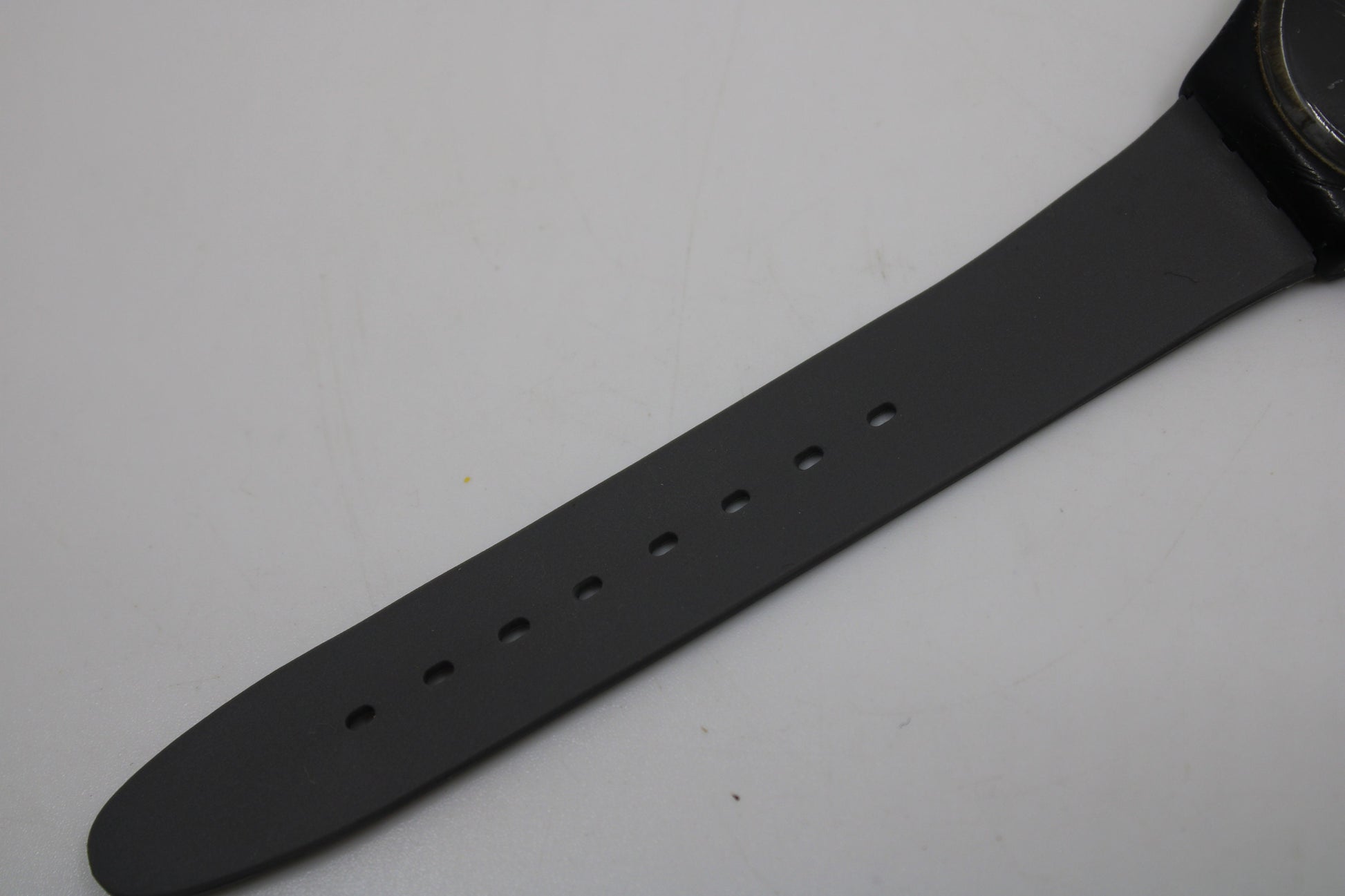 1988 Vintage Gents Swatch 'White Window' GB711, in a nice, used condition, working 100% with non-original strap