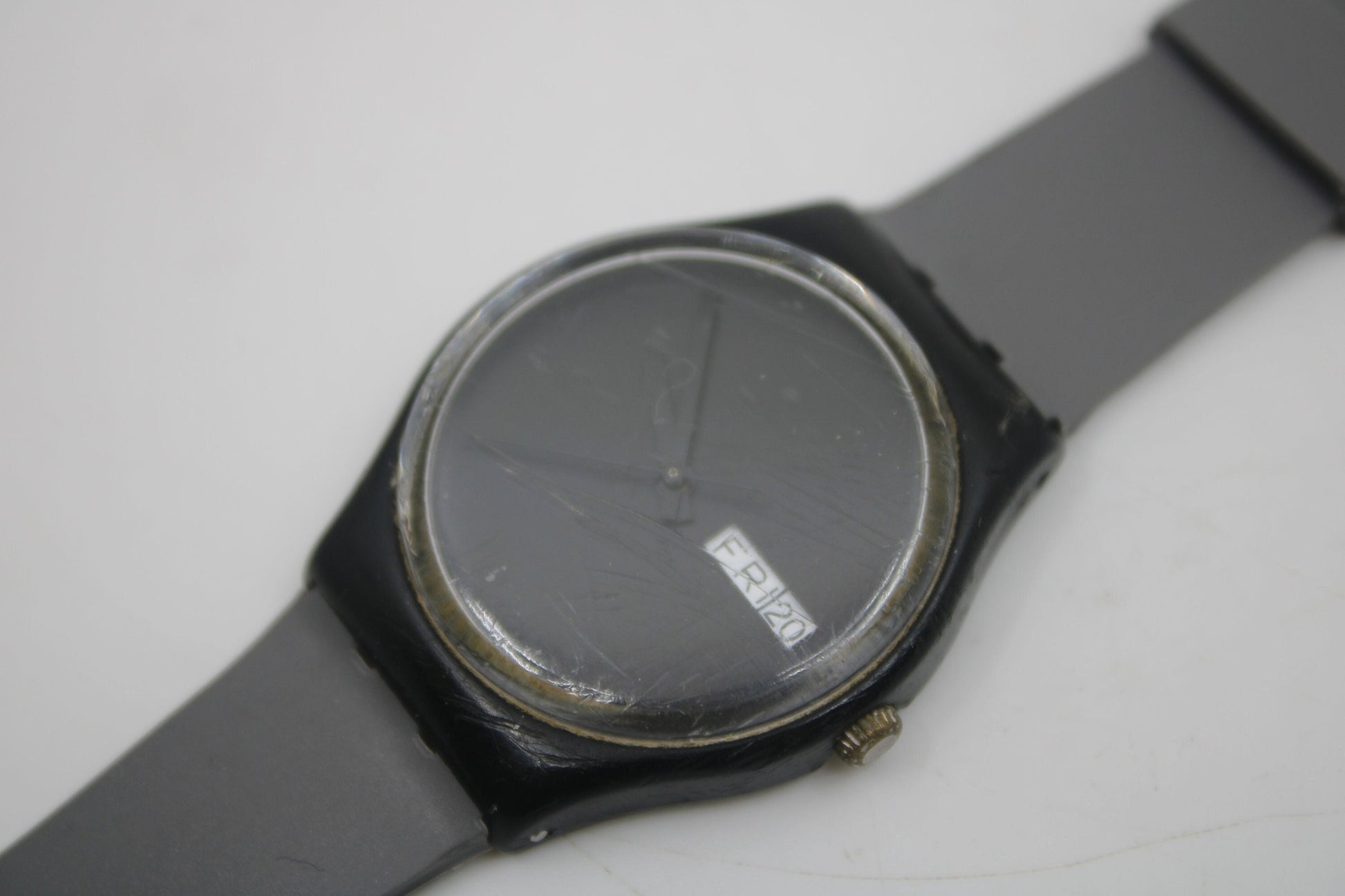 1988 Vintage Gents Swatch 'White Window' GB711, in a nice, used condition, working 100% with non-original strap