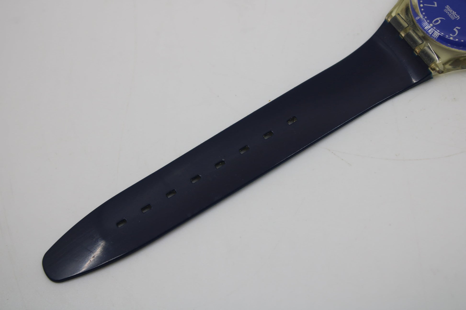 1992 Vintage Gents Swatch 'Blu-Lui' GK400, in a nice, used condition, working 100% with the original strap