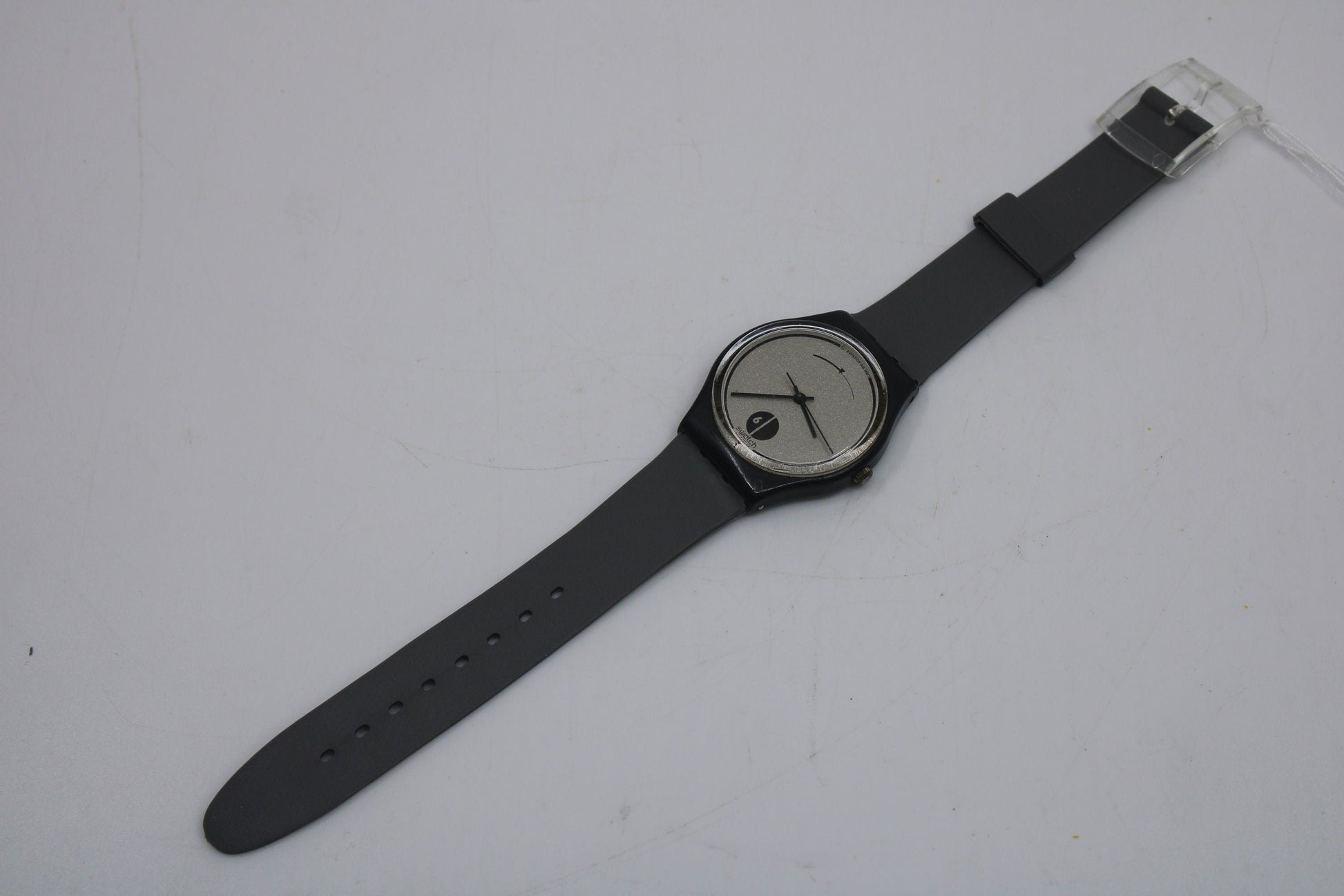 1987 Vintage Gents Swatch 'High Moon' GA107, in a nice, used condition, working 100% with a NON-original strap