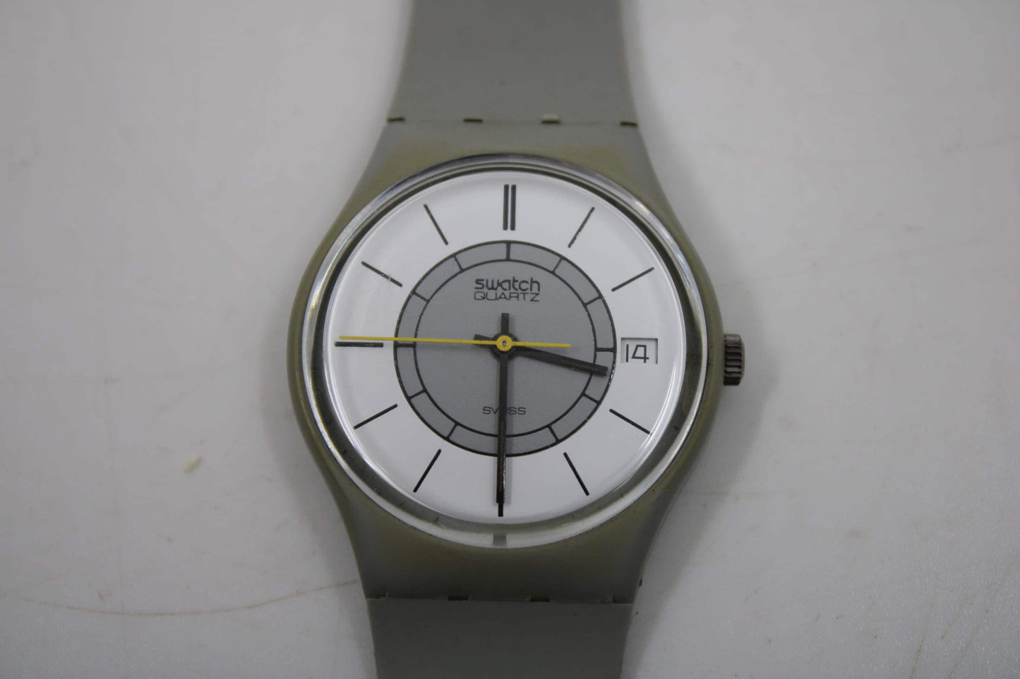 1984, SECOND YEAR Swatch, Gents, 'Grey Markers', GM400, Near Mint Condition, 100% working, Original Strap
