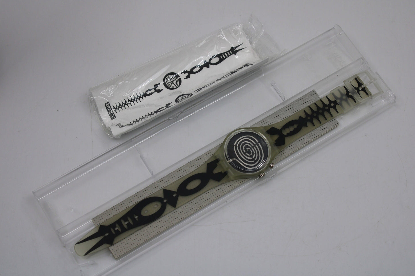 1997 Vintage Gents Loomi Swatch 'Signalite' GK903, New Old Stock, NOT working, for DISPLAY purposes only