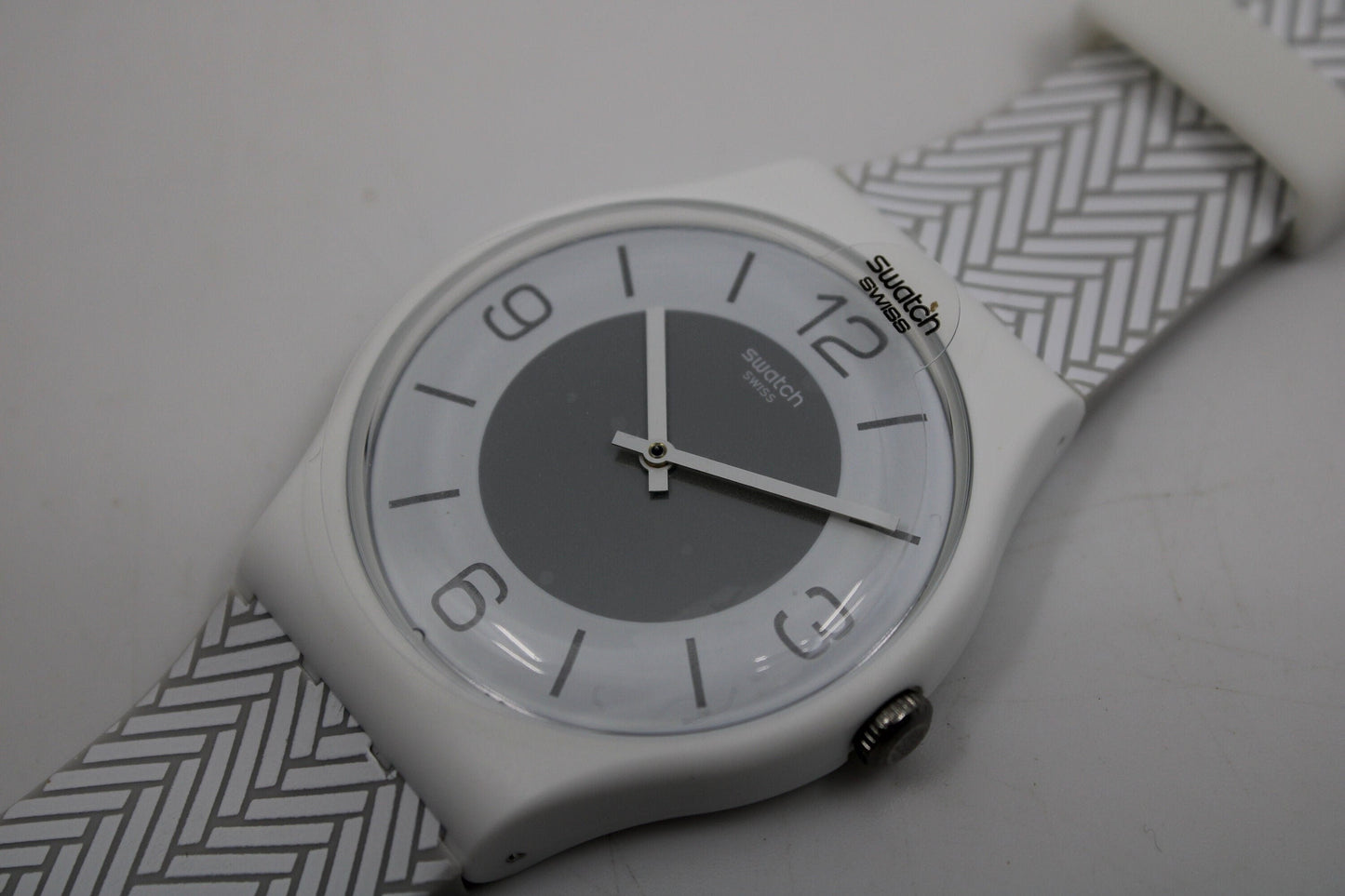Vintage New Gents Swatch 'White Glove' SUOW131, NEW OLD STOCK, Never Worn, working 100% with the original strap