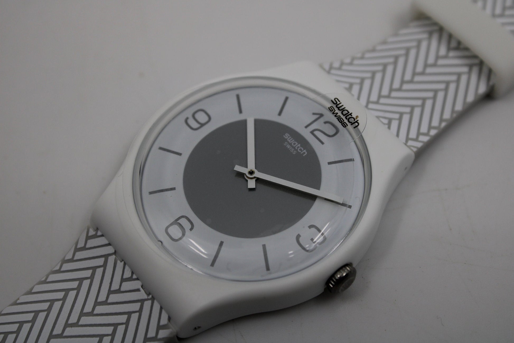 Vintage New Gents Swatch 'White Glove' SUOW131, NEW OLD STOCK, Never Worn, working 100% with the original strap