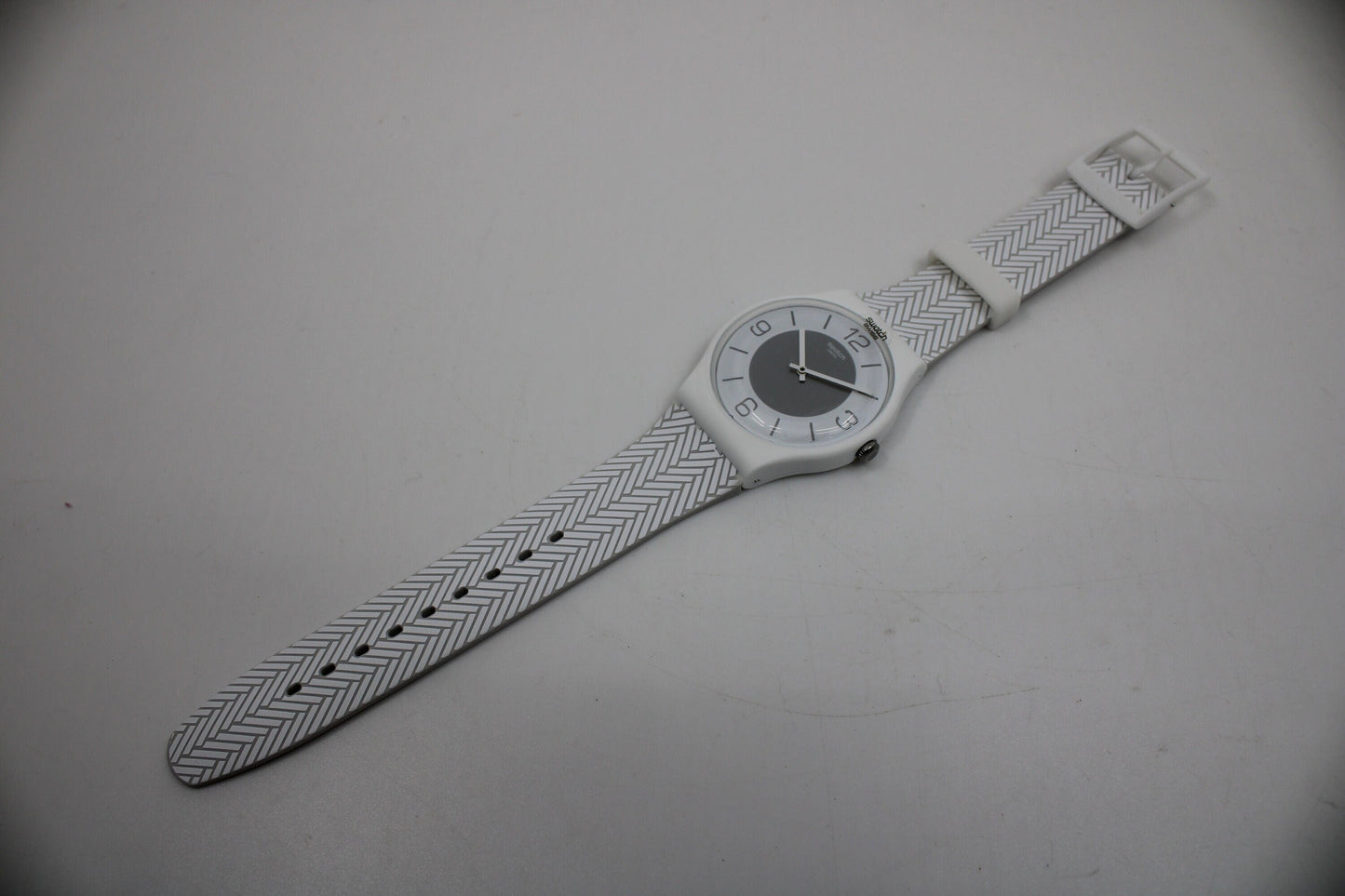 Vintage New Gents Swatch 'White Glove' SUOW131, NEW OLD STOCK, Never Worn, working 100% with the original strap