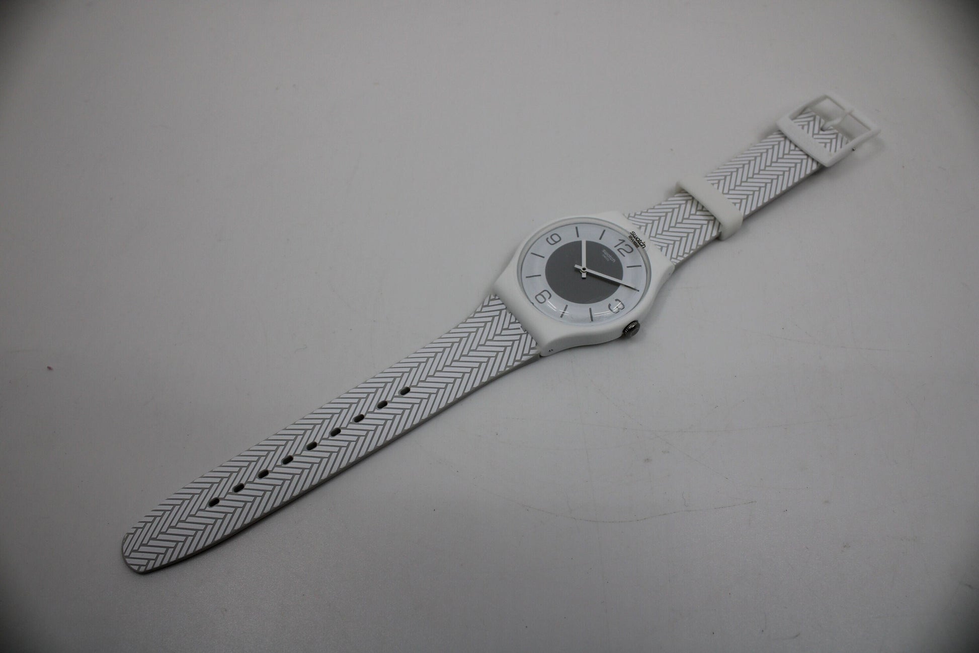 Vintage New Gents Swatch 'White Glove' SUOW131, NEW OLD STOCK, Never Worn, working 100% with the original strap