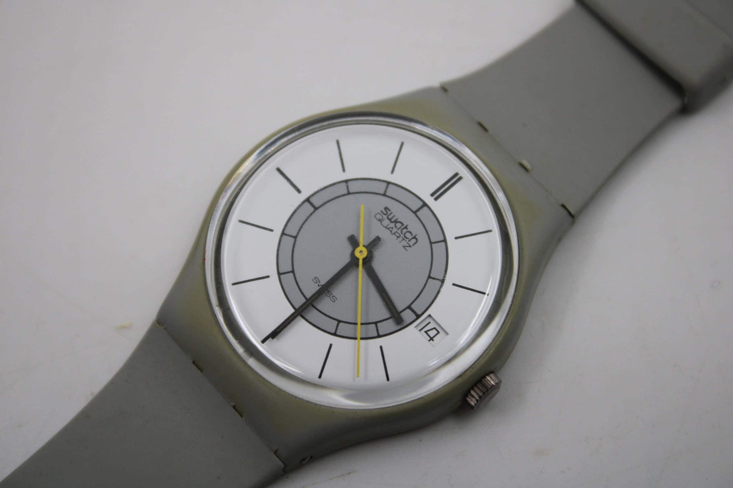 1984, SECOND YEAR Swatch, Gents, 'Grey Markers', GM400, Near Mint Condition, 100% working, Original Strap