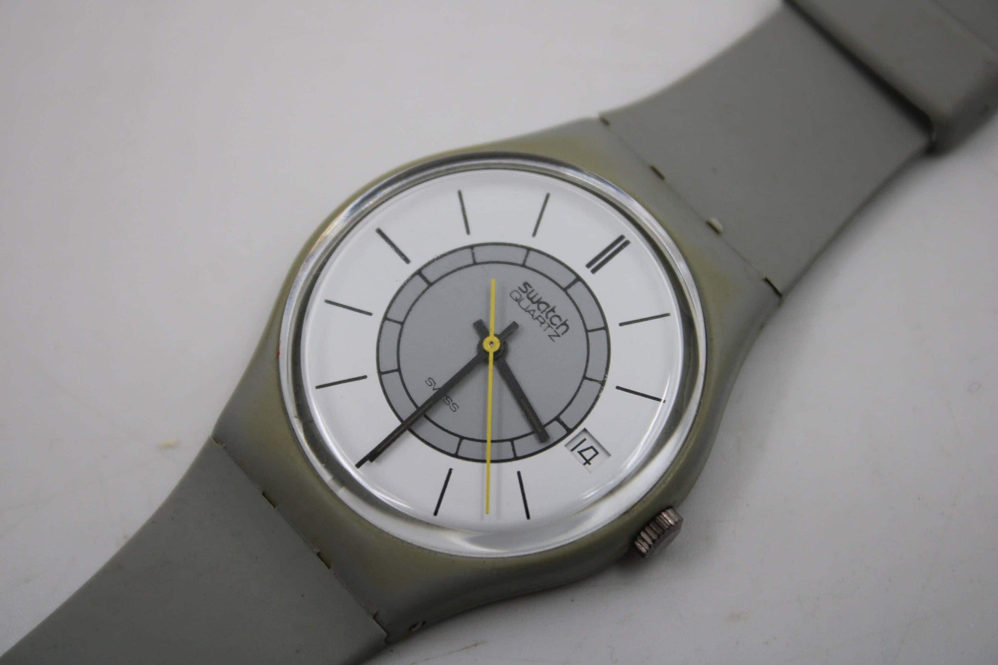 1984, SECOND YEAR Swatch, Gents, 'Grey Markers', GM400, Near Mint Condition, 100% working, Original Strap