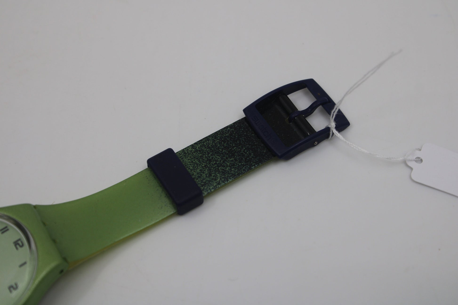 1998 Near Mint 17mm Gents Swatch, 'Pavo Real', GG706, in perfect working order!