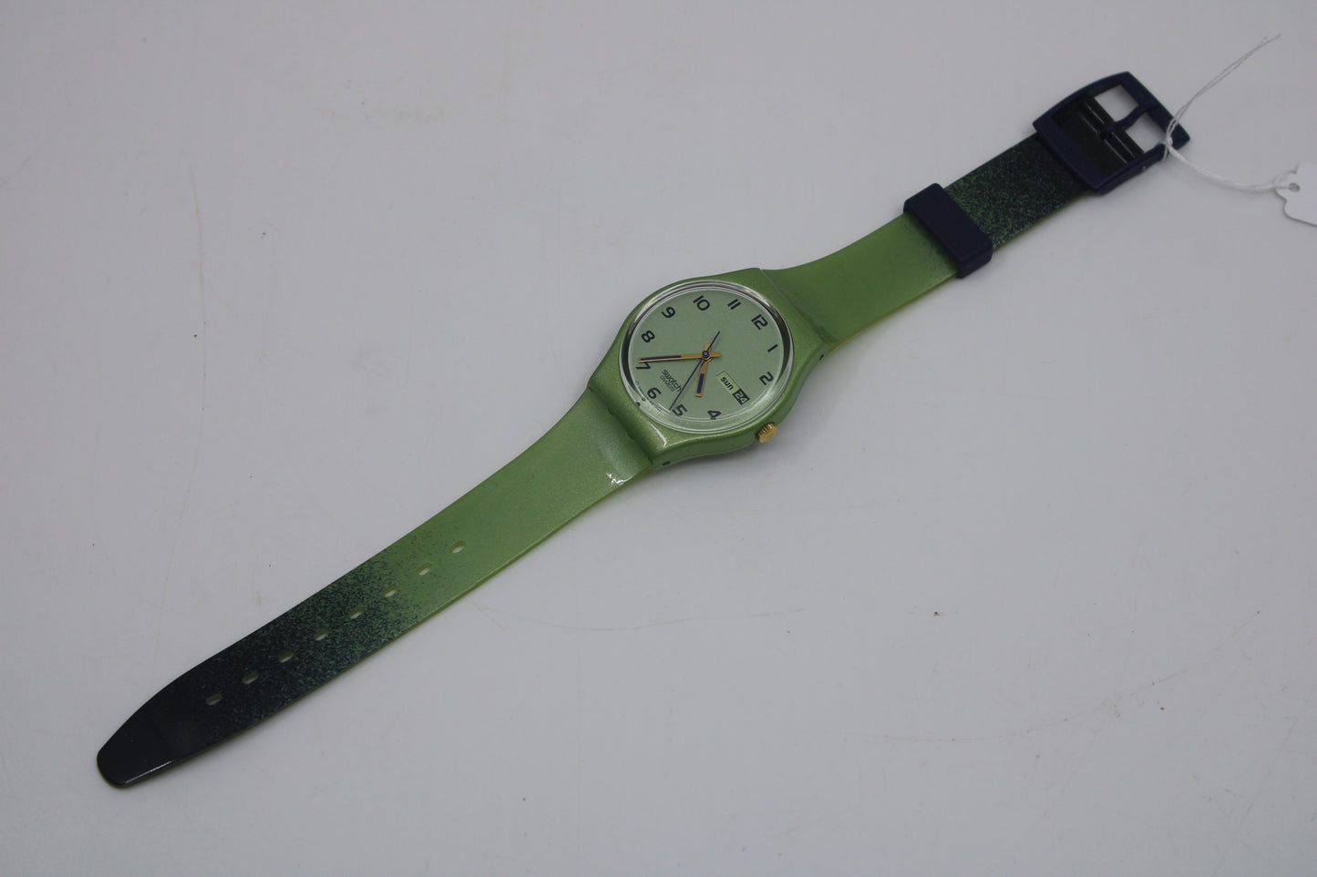 1998 Near Mint 17mm Gents Swatch, 'Pavo Real', GG706, in perfect working order!