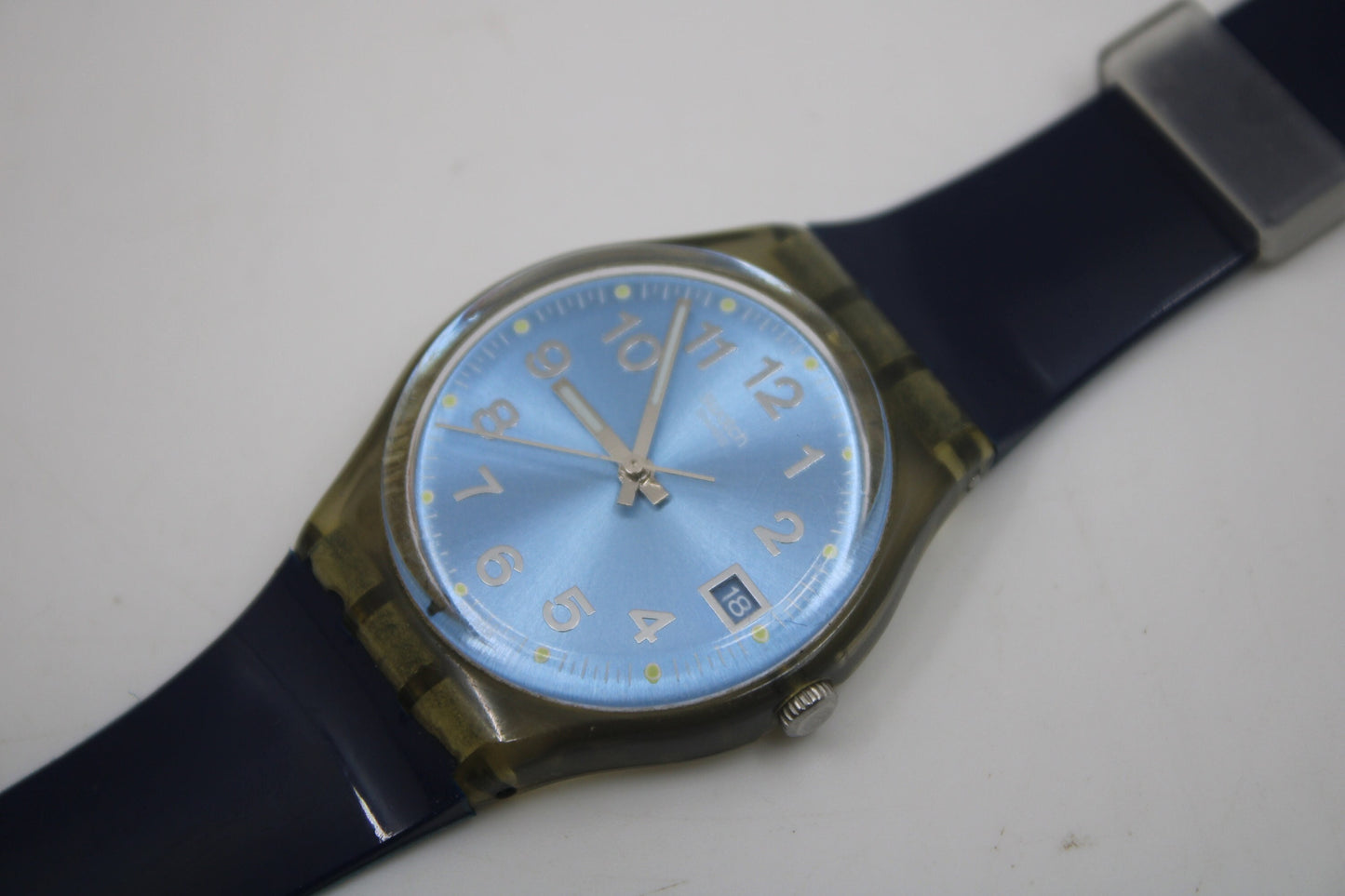 2000, 17mm Gents Swatch, 'Blue Choco', G415, rough condition, in perfect working order!