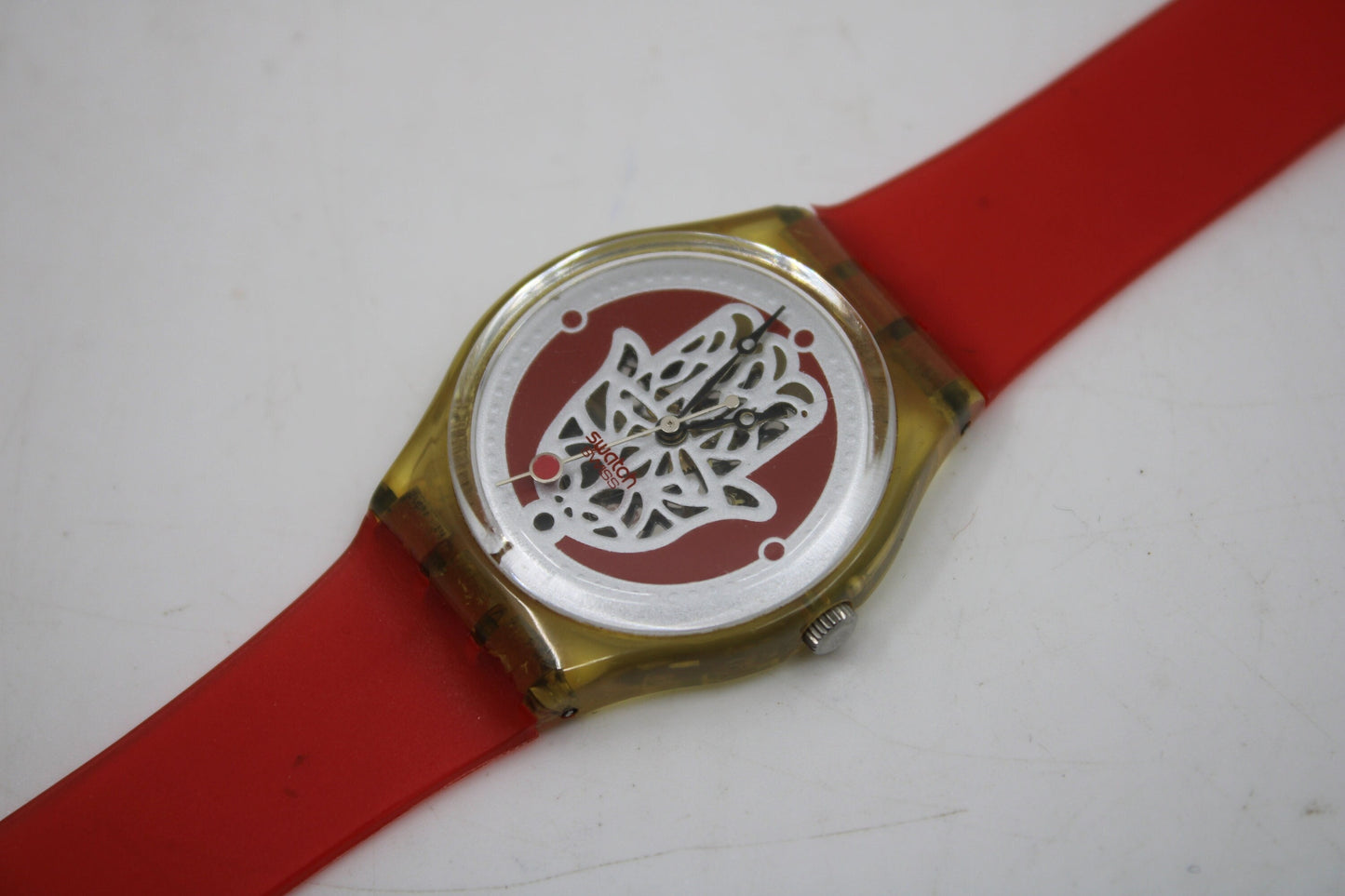 1996 Vintage Gents Swatch 'Wise Hand' GK213, it is in a rough, wearable condition, working 100%