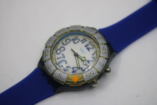 1996 Vintage Swatch Loomi Scuba 'Sea Spell' SDN902, in a nice, used condition, working 100%, non-original strap