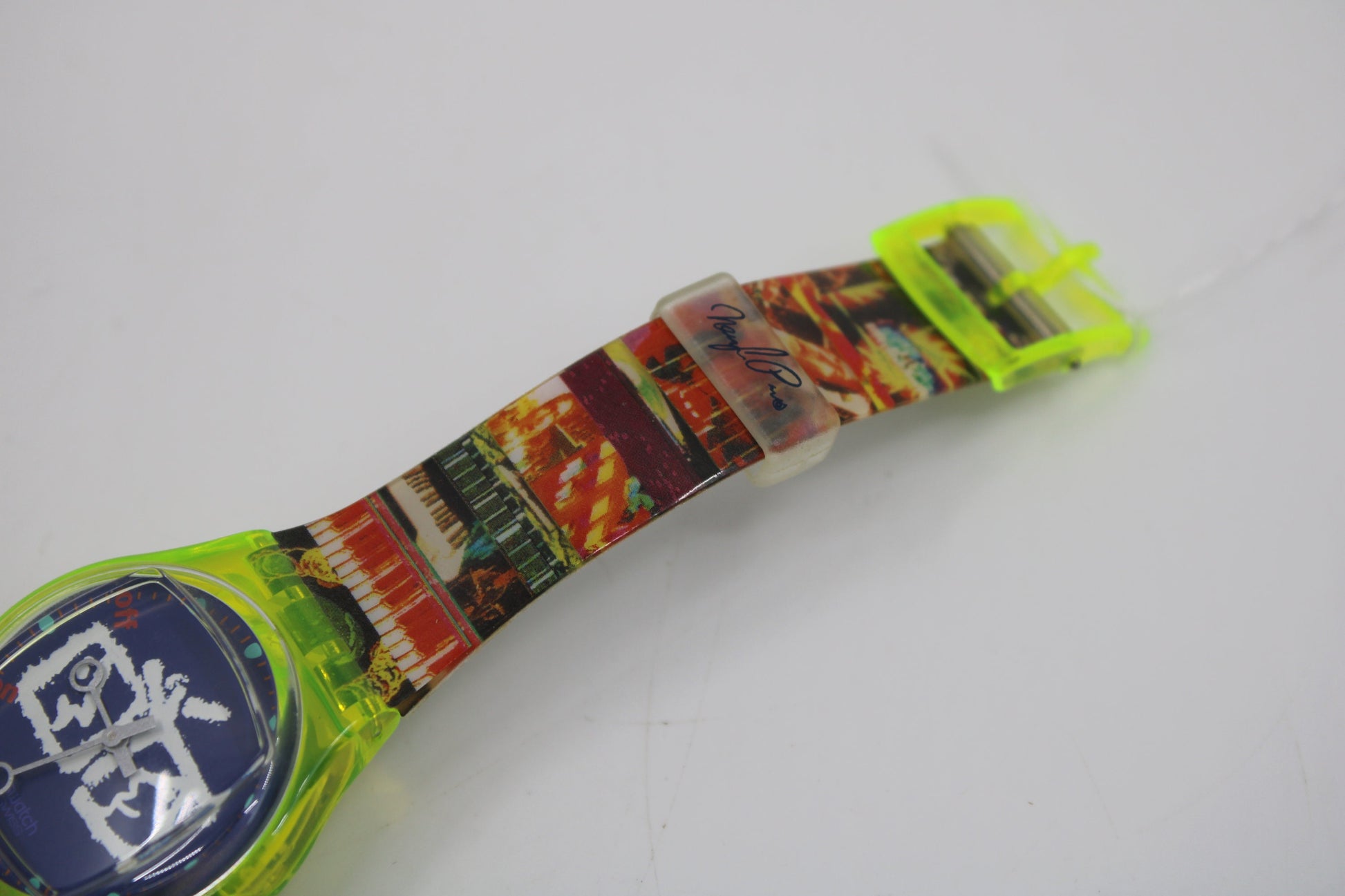 1996 Vintage Musicall Swatch 'Zapping' SLZ104, NICE, used condition, working 100% with original strap