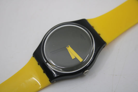 Vintage Gents Swatch 'Yellow 'n Brown' GB270, in a very nice, used condition, working 100% with original strap