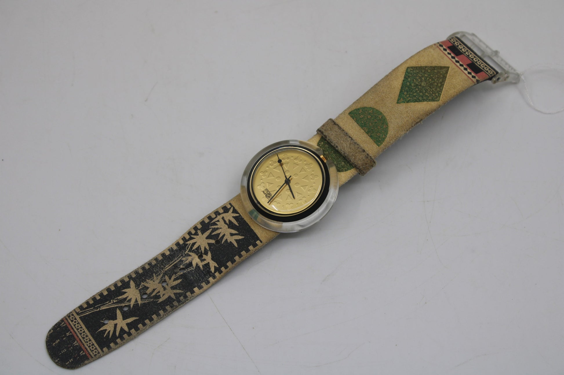 Vintage 1996 PMB104 Pop Swatch, Kishoo, NO box, 100% Working, Beige Strap, Golden Faceplate, very nice, used condition