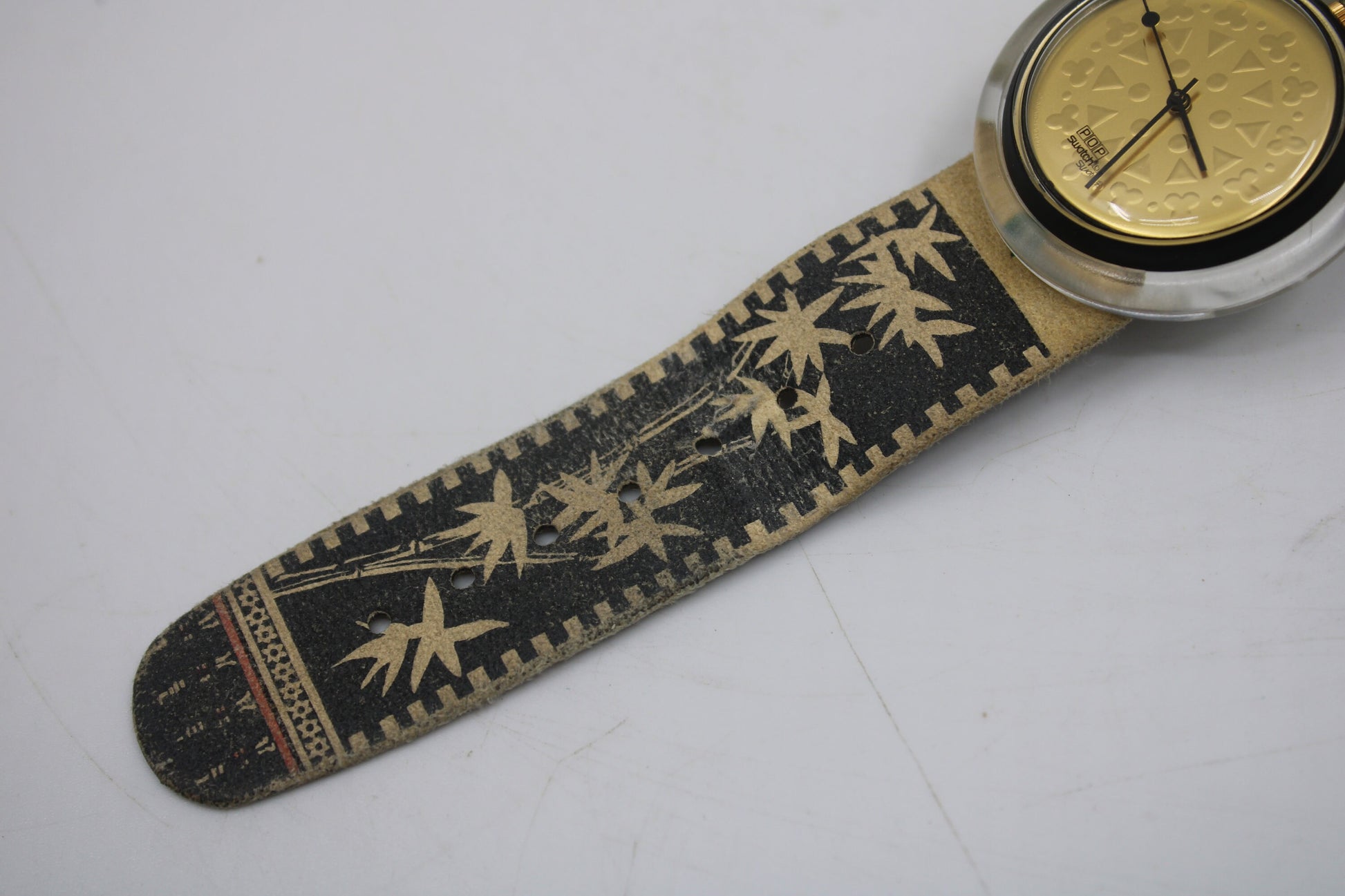 Vintage 1996 PMB104 Pop Swatch, Kishoo, NO box, 100% Working, Beige Strap, Golden Faceplate, very nice, used condition