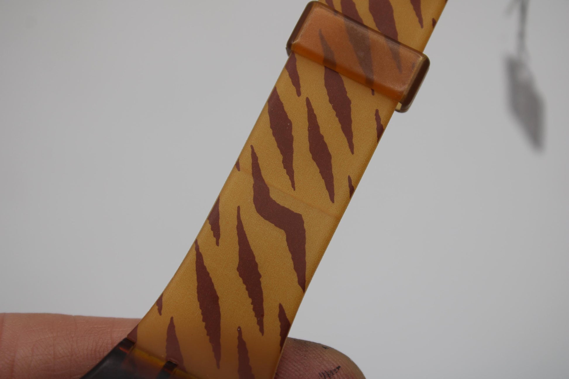 1993 Vintage Gents Swatch 'Skin Print' GF103, NEW Old STOCK, working 100% with CRACKED strap