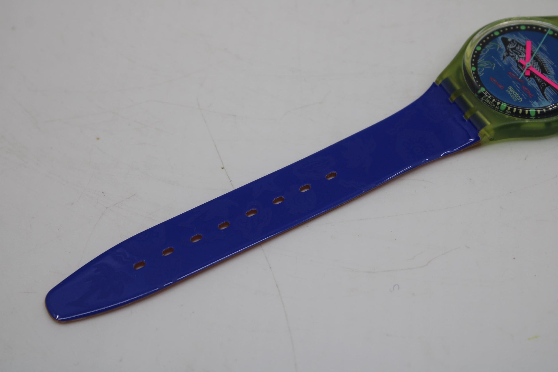 1992, Vintage Gents Swatch, 'Frische Fische' GG116, NEW old STOCK, working 100%, CRACKED strap