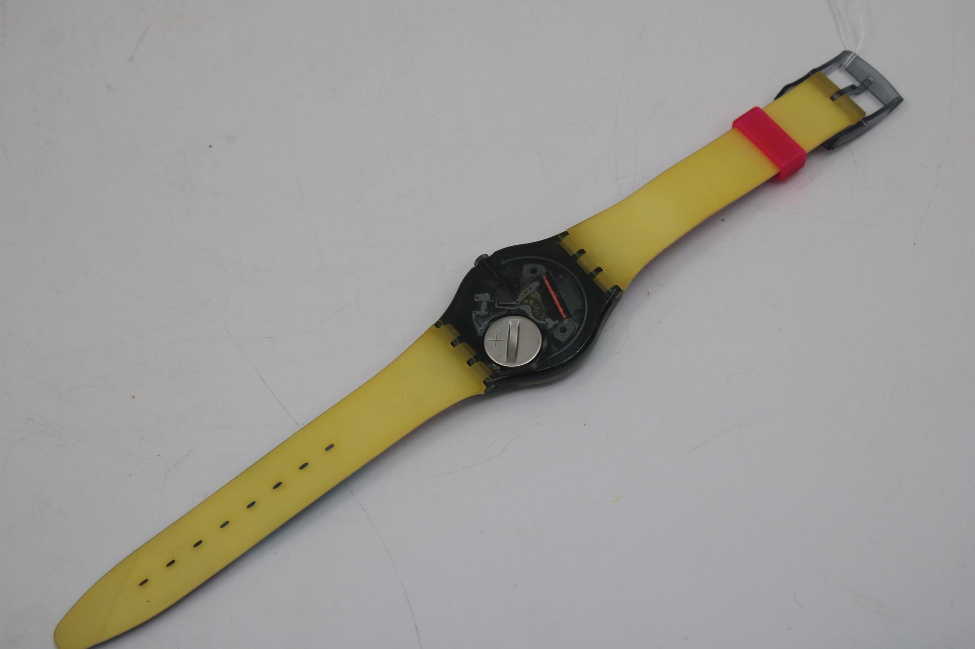 1993, Vintage Gents Swatch 'Sari', GM111, NO box, New Old Stock, Never Worn, working 100%, original CRACKED strap