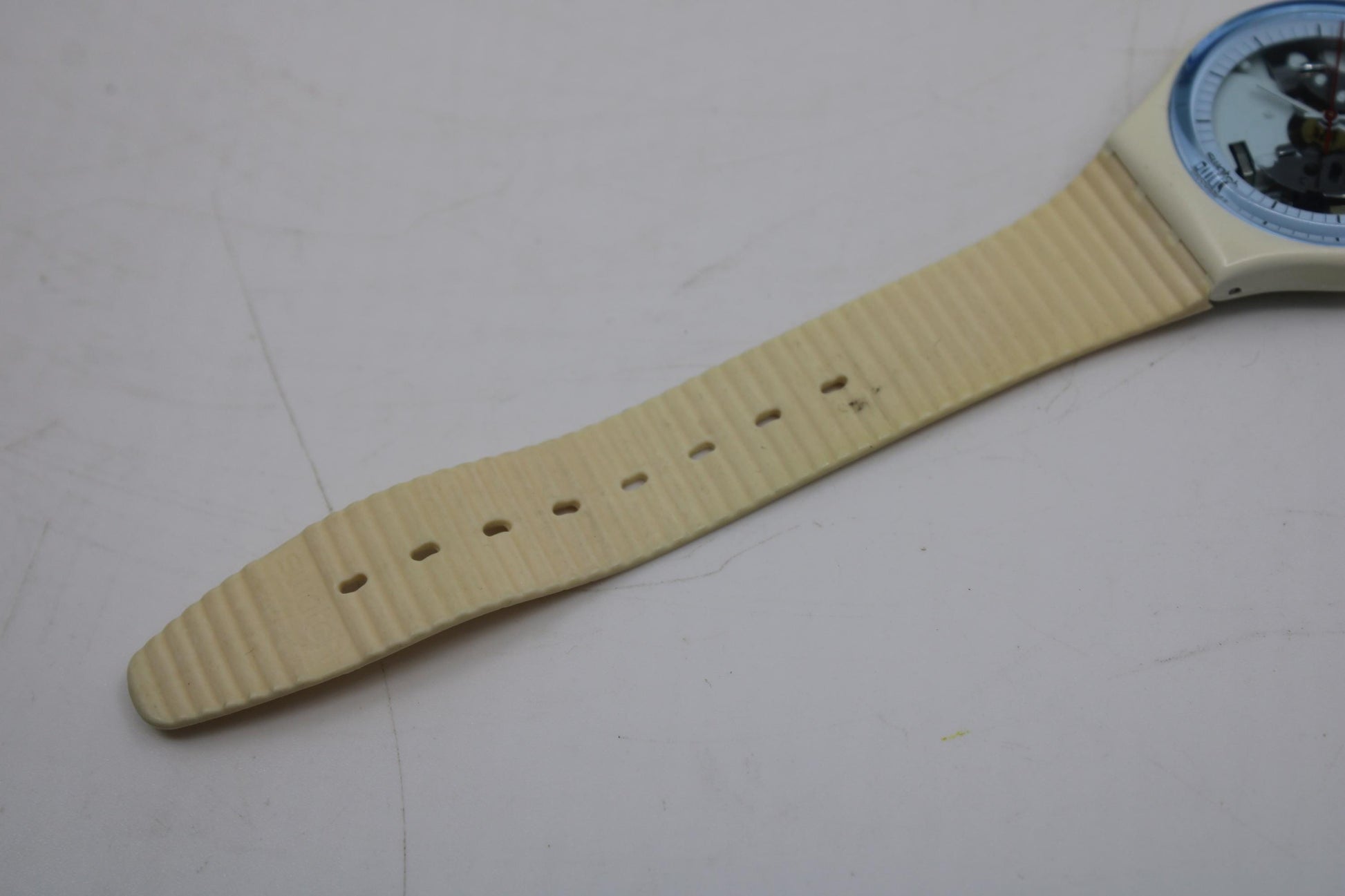 Vintage Gents Swatch, 'White Knight' GW110, Perfect Mint Condition, working 100%, Original Strap