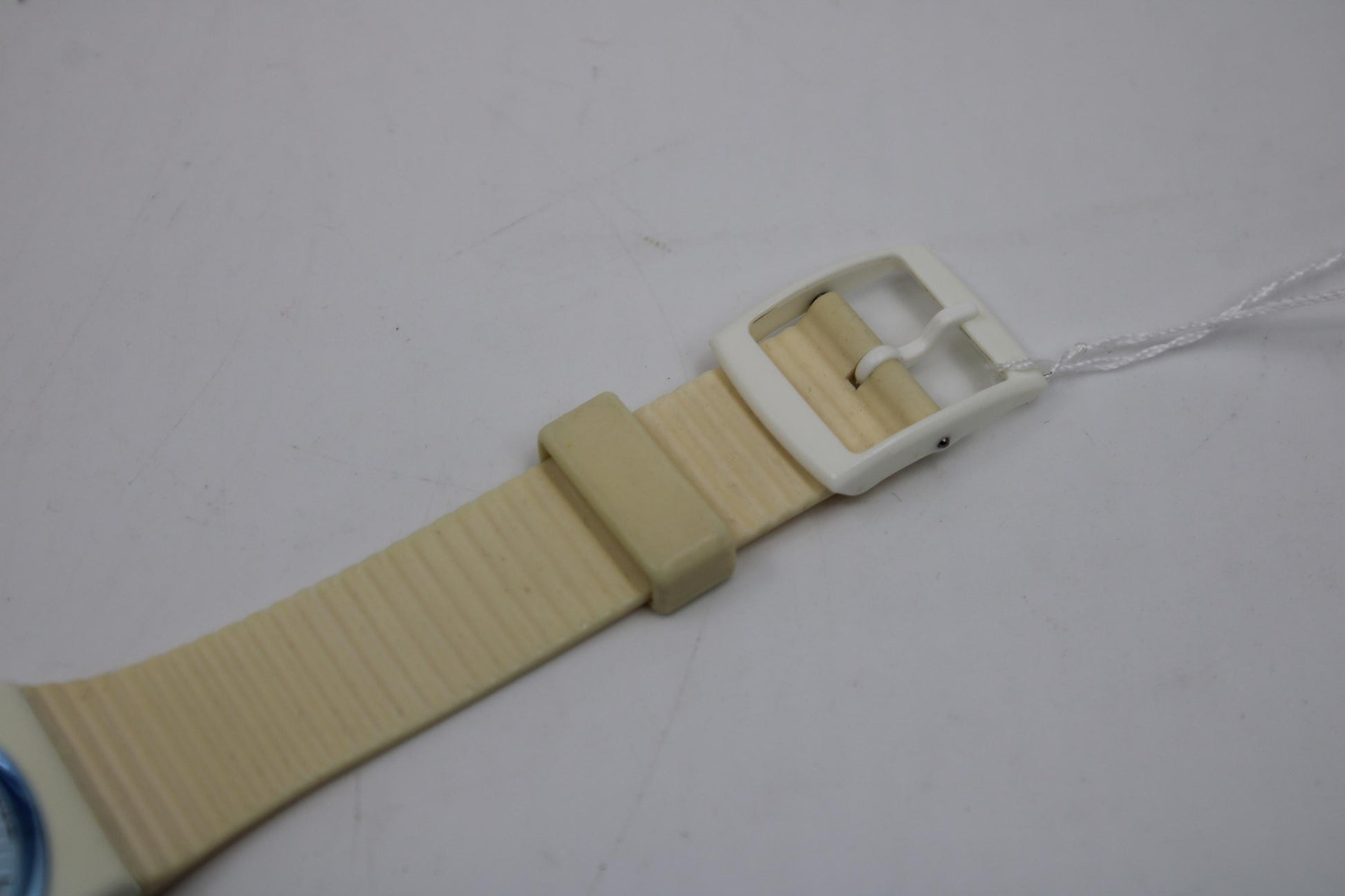 Vintage Gents Swatch, 'White Knight' GW110, Perfect Mint Condition, working 100%, Original Strap