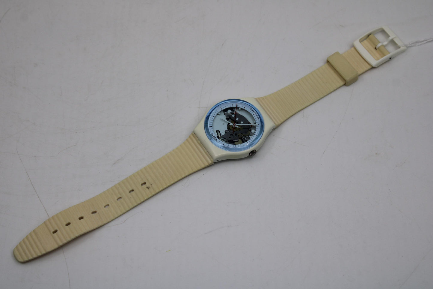 Vintage Gents Swatch, 'White Knight' GW110, Perfect Mint Condition, working 100%, Original Strap