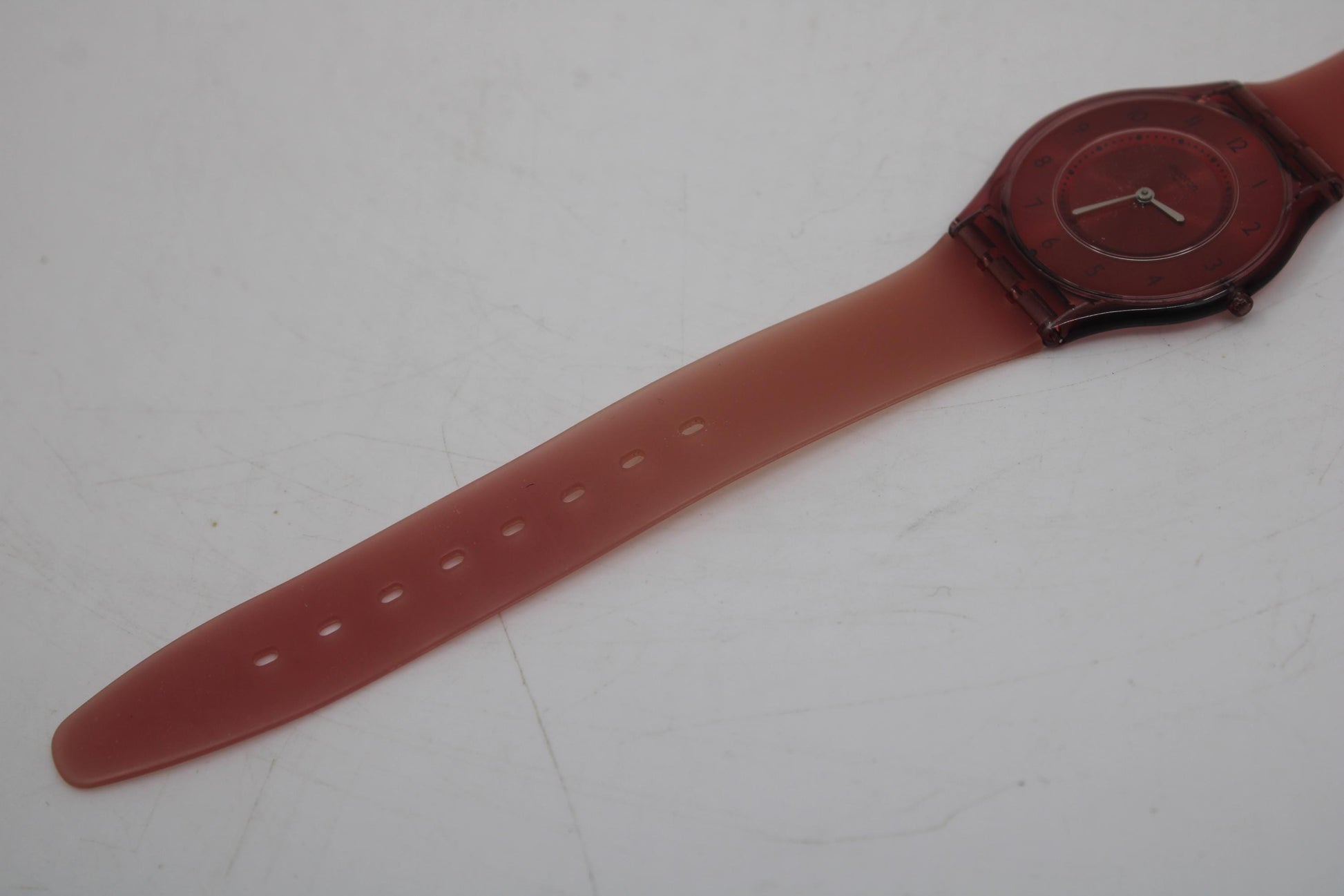Vintage Skin Swatch 'Burgundy Softness' SFR103, NO box, good, used condition, Watch is working 100%, strap is original