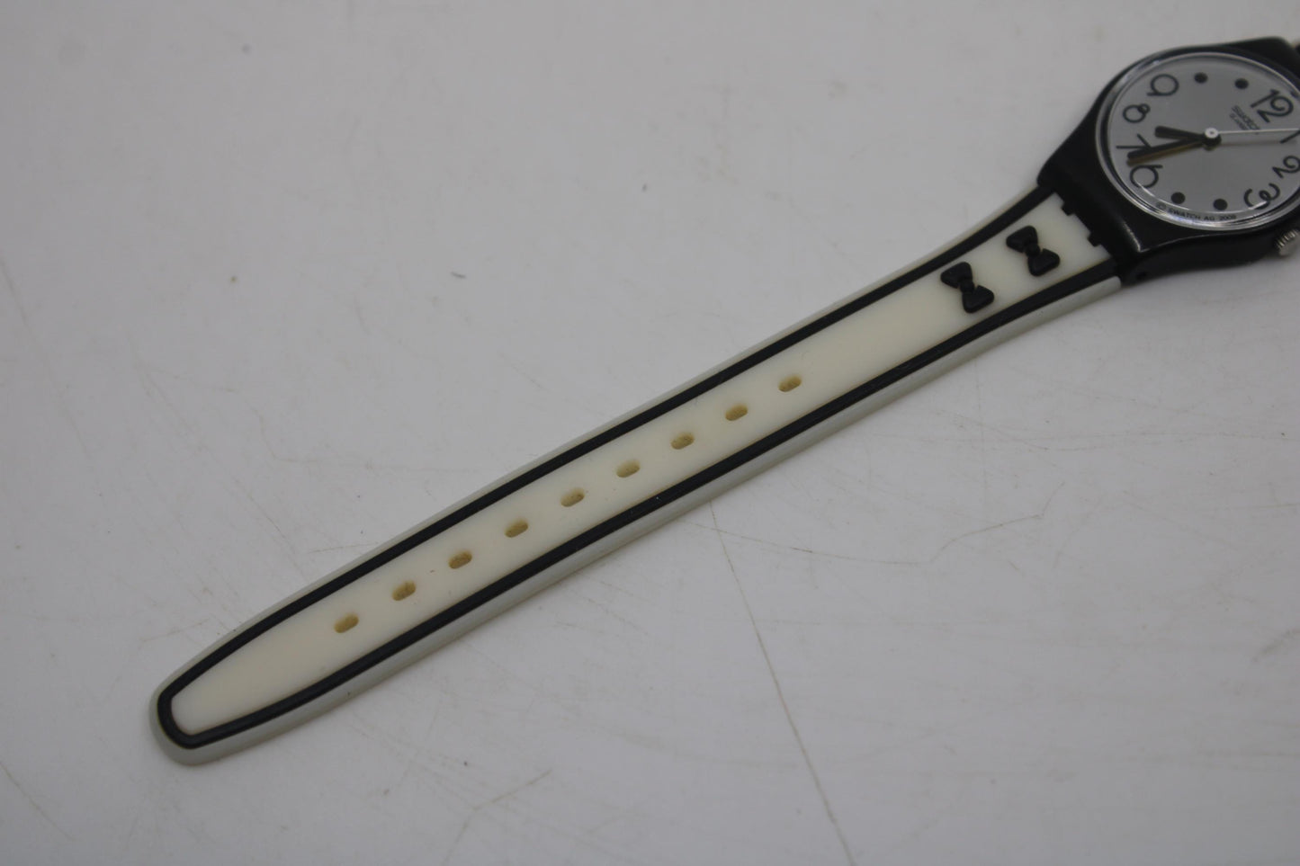 Vintage ladies Swatch, 'Collar Girl' LB169, NO box, Near Mint Condition, working 100%